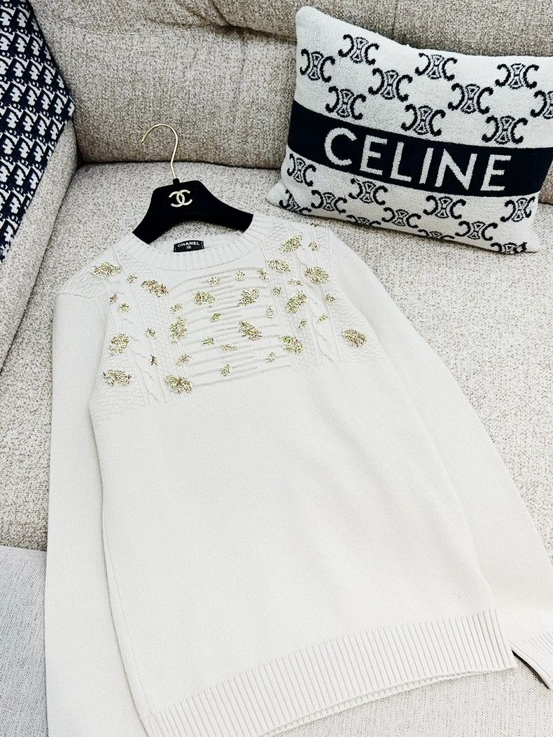 Chanel Chanel 16A beige gray beaded embroidered round-neck knitte Size XS / US 0-2 / IT 36-38 - 2 Thumbnail