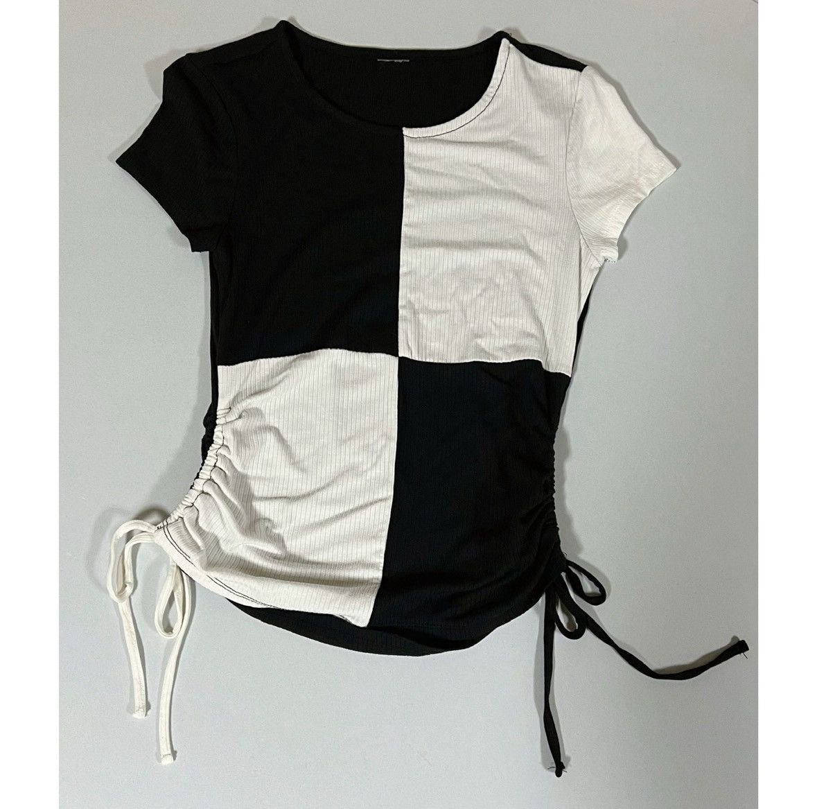 Japanese Brand Black White Color-Block Ruched T-Shirt Top Blouse Tee XS 🤍🖤 Size XS / US 0-2 / IT 36-38 - 2 Thumbnail