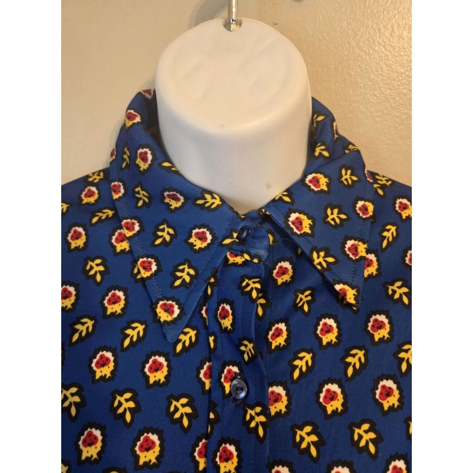 Vintage VINTAGE Jack Winter Blue Strawberry Print Button Up Top Shirt Womens S 70s Size S / US 4 / IT 40 - 2 Thumbnail