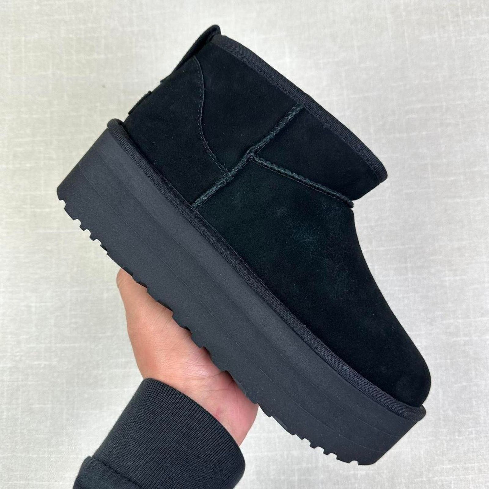 🖤 UGG Classic Ultra Mini Platform 