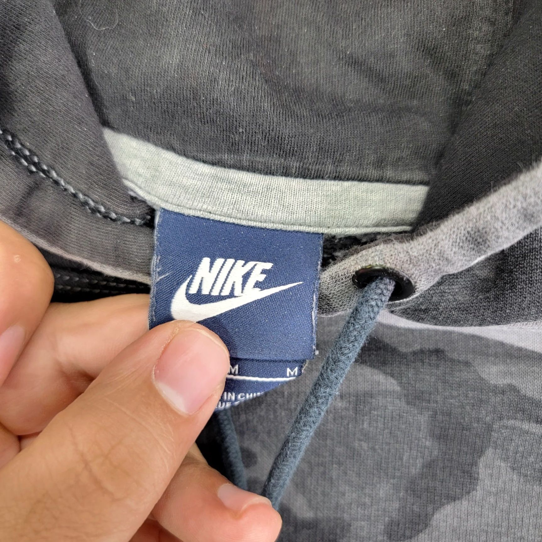 Nike VINTAGE Nike hoodie Mens Gray Woodland Camo Pullover Sweatshirt 639978-021 Size US M / EU 48-50 / 2 - 6 Thumbnail