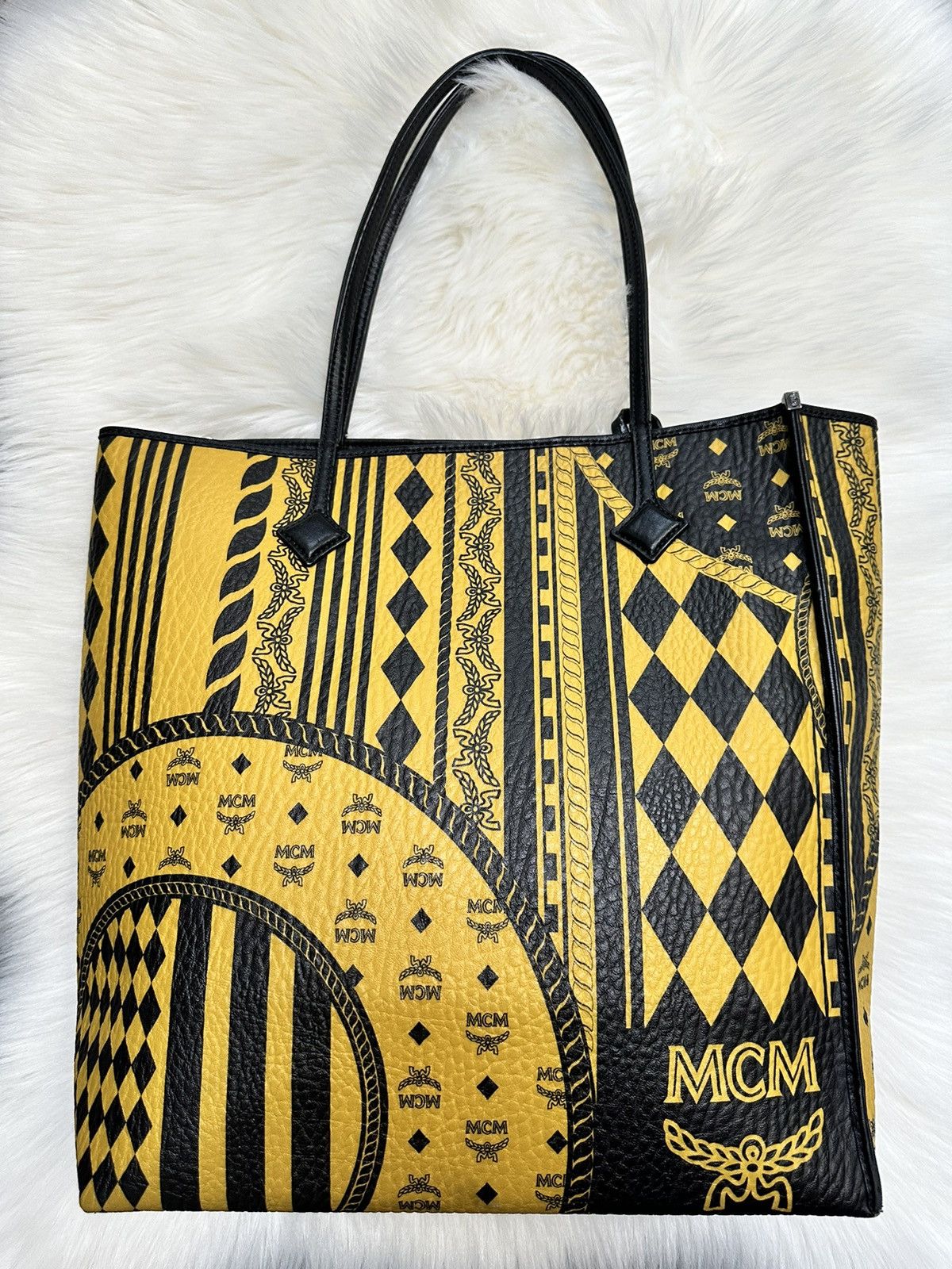 MCM MCM Kira Baroque Shopper Tote w/pouch Size ONE SIZE - 6 Thumbnail