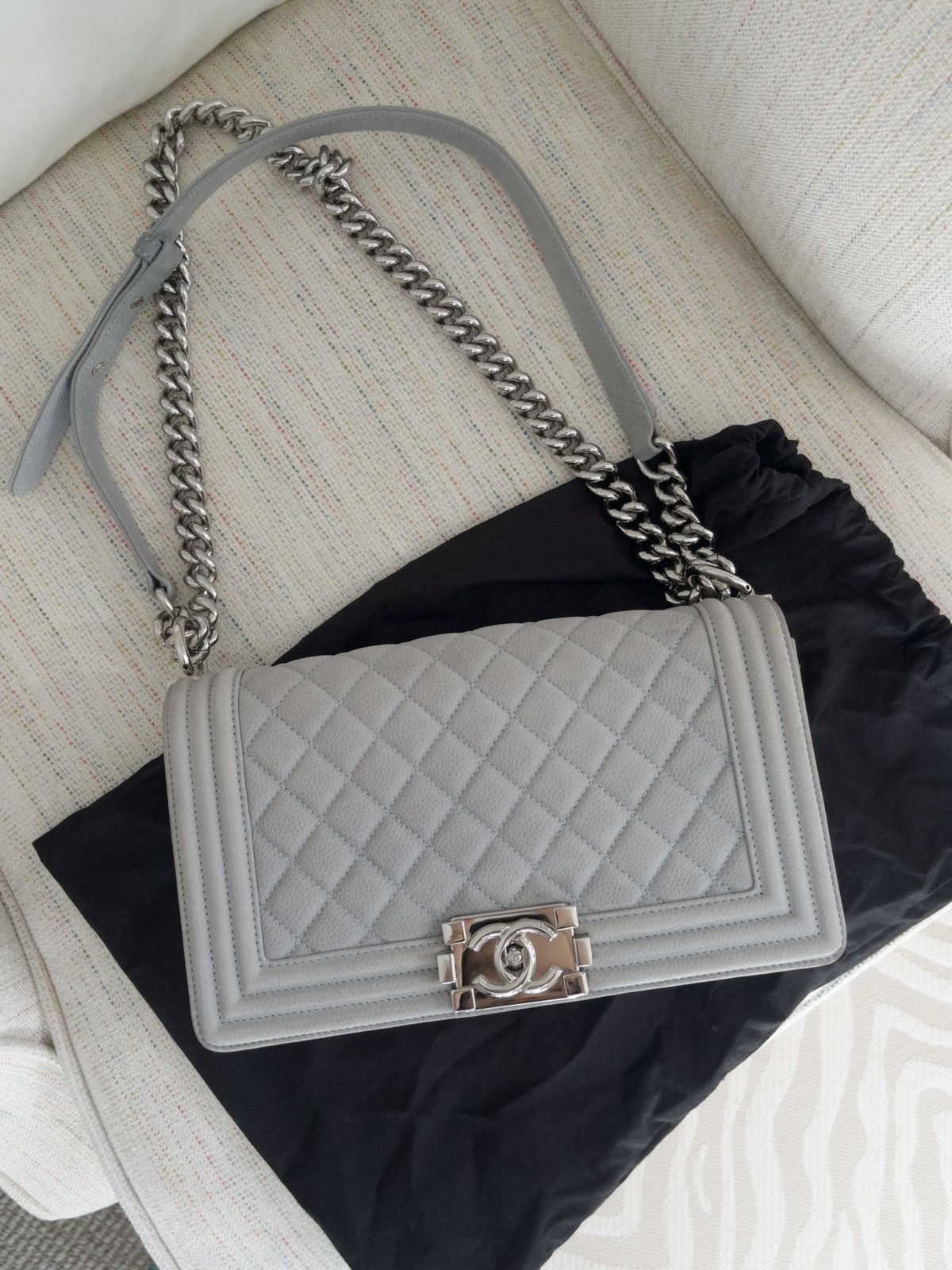 Chanel Medium Boy Chanel Shoulder Bag Size ONE SIZE - 1 Thumbnail