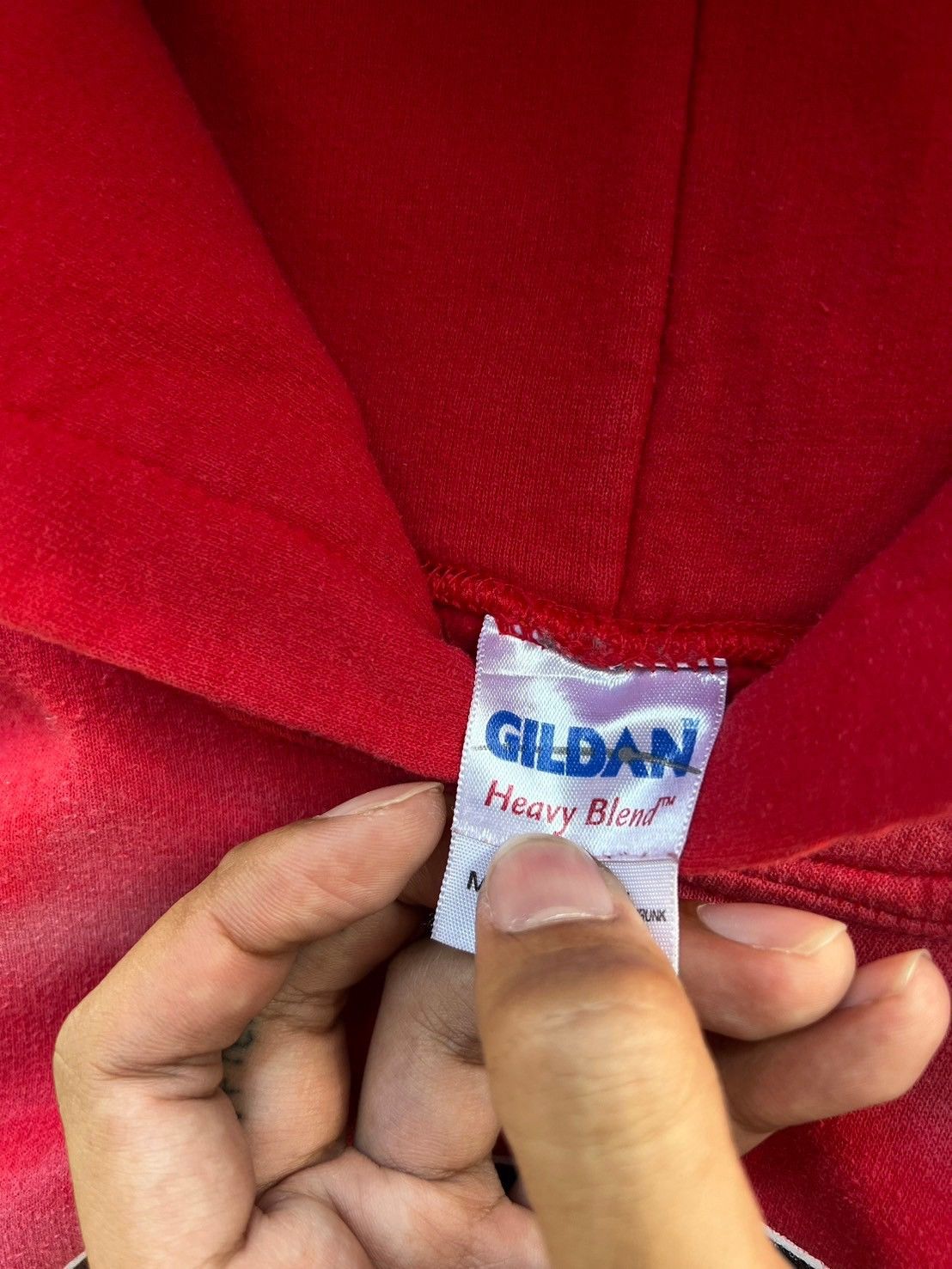 Vintage Sun Faded Red Gildan Hoodie Size US M / EU 48-50 / 2 - 4 Thumbnail