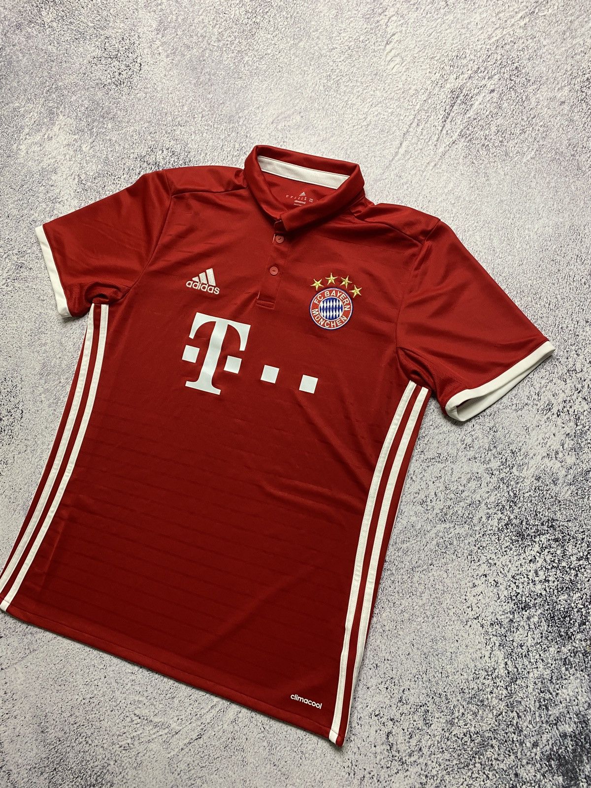 Adidas × Vintage Adidas Bayern Munich 2016/17 Soccer Jersey Football Shirt Size US M / EU 48-50 / 2 - 2 Thumbnail