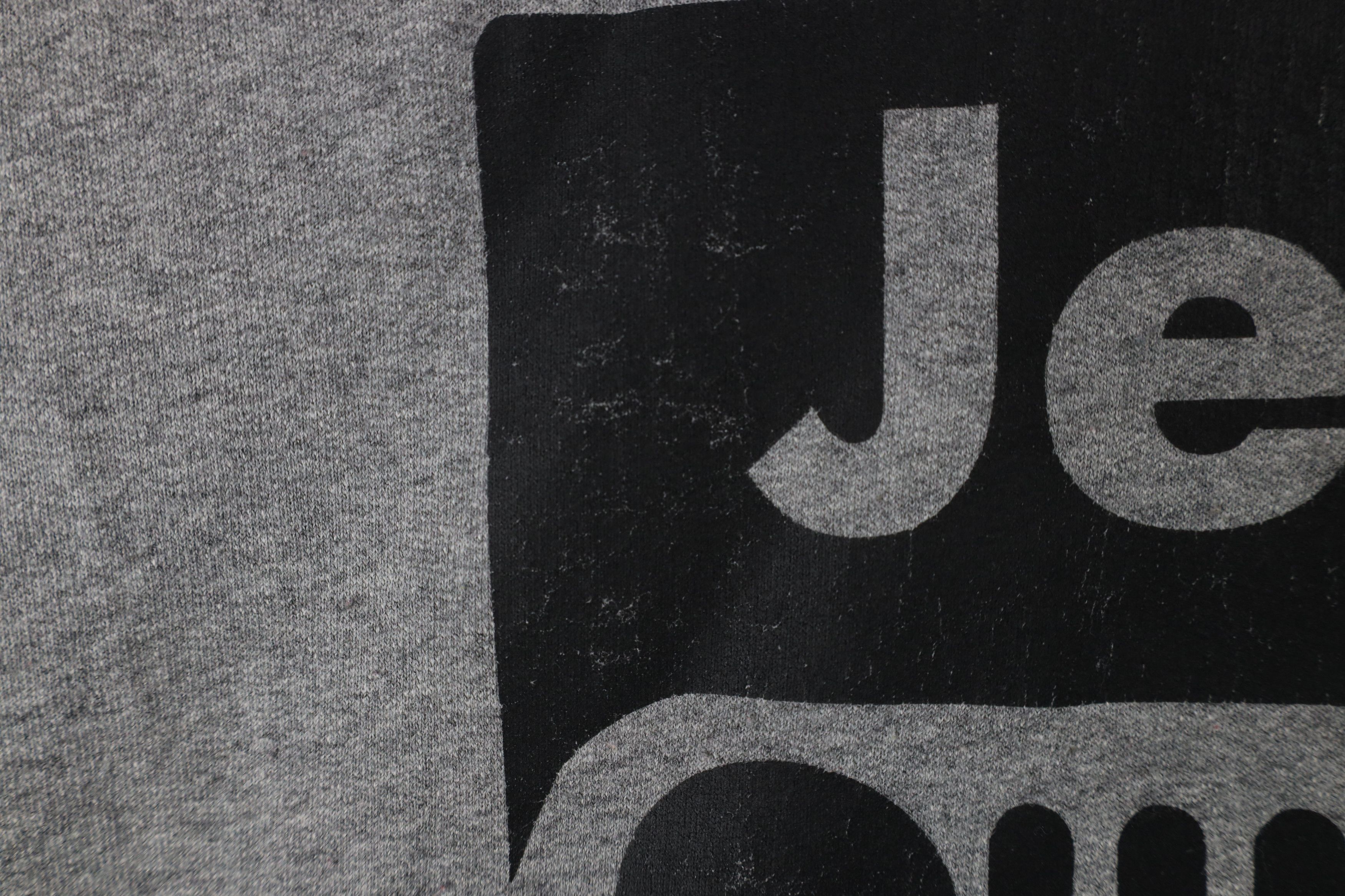 Vintage Vintage 90s Fit Spell Out Jeep Motors Hoodie Sweatshirt Gray Size US XL / EU 56 / 4 - 6 Thumbnail
