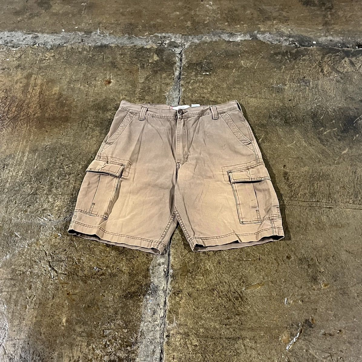 Levi's × Vintage Crazy Y2K Levi's Cargo Shorts Baggy Skater Utility Essential Size US 36 / EU 52 - 2 Thumbnail
