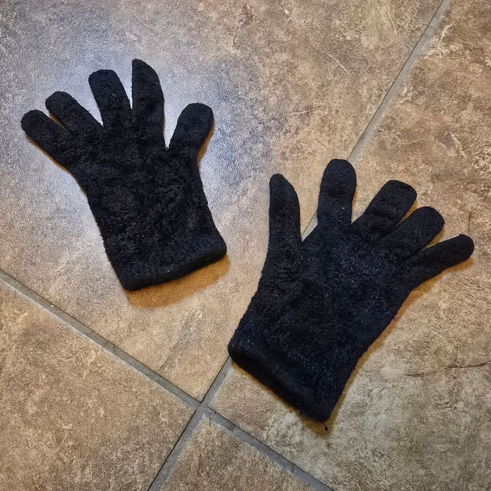 Other Black Fuzzy Winter Glove Size ONE SIZE - 1 Thumbnail