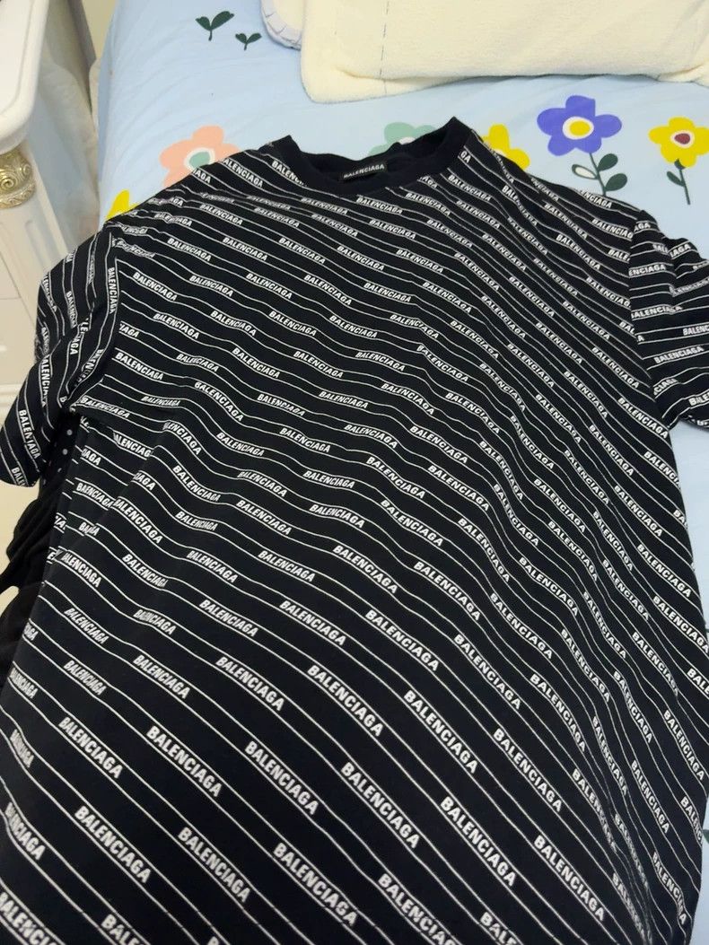 Balenciaga Balenciaga All-Over Logo Barrage Short-Sleeve Shirt - dmc Size US S / EU 44-46 / 1 - 1 Thumbnail