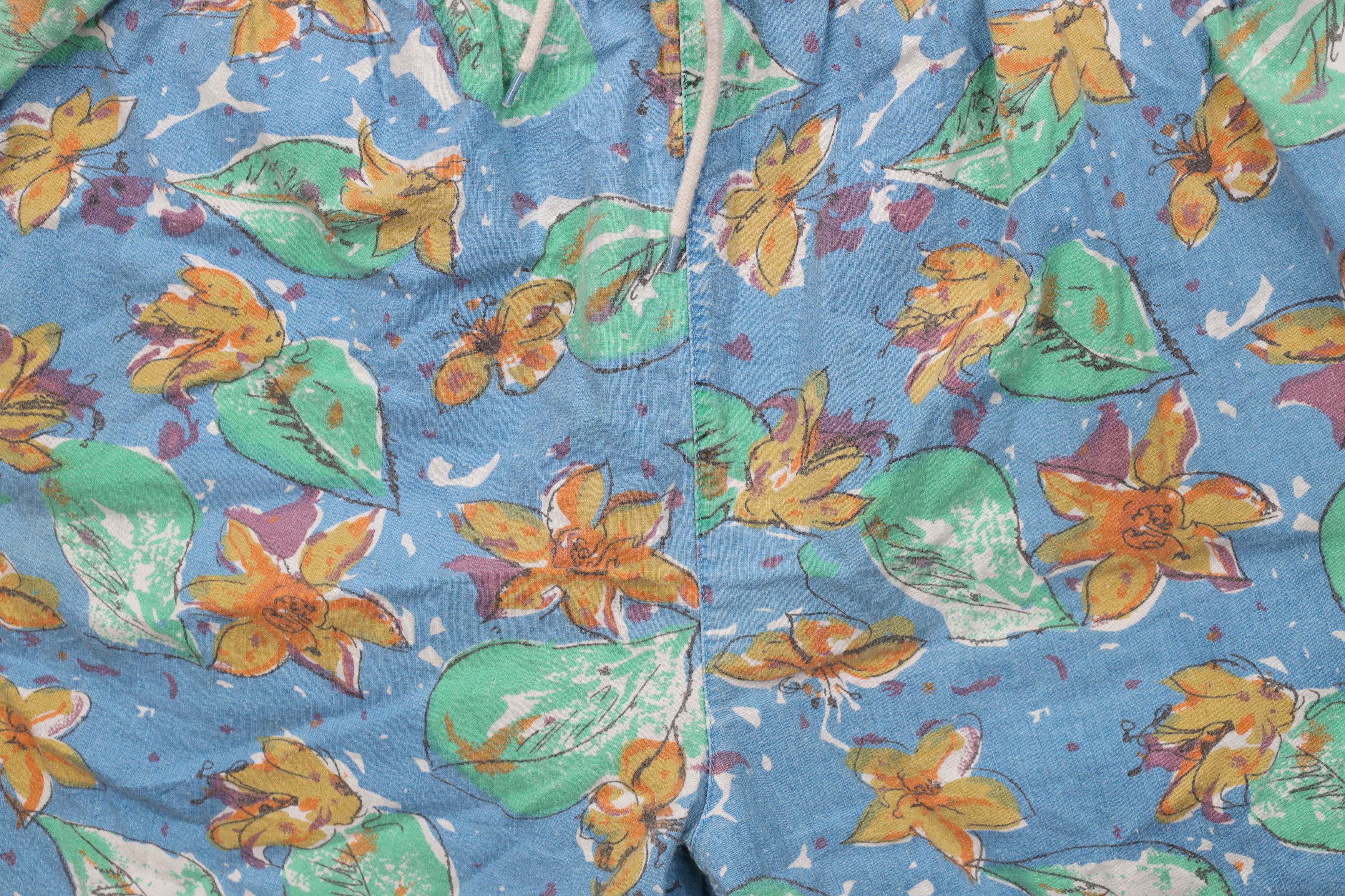 Vintage Vintage 90s Streetwear Above Knee Flower All Over Shorts Size US 34 / EU 50 - 3 Thumbnail