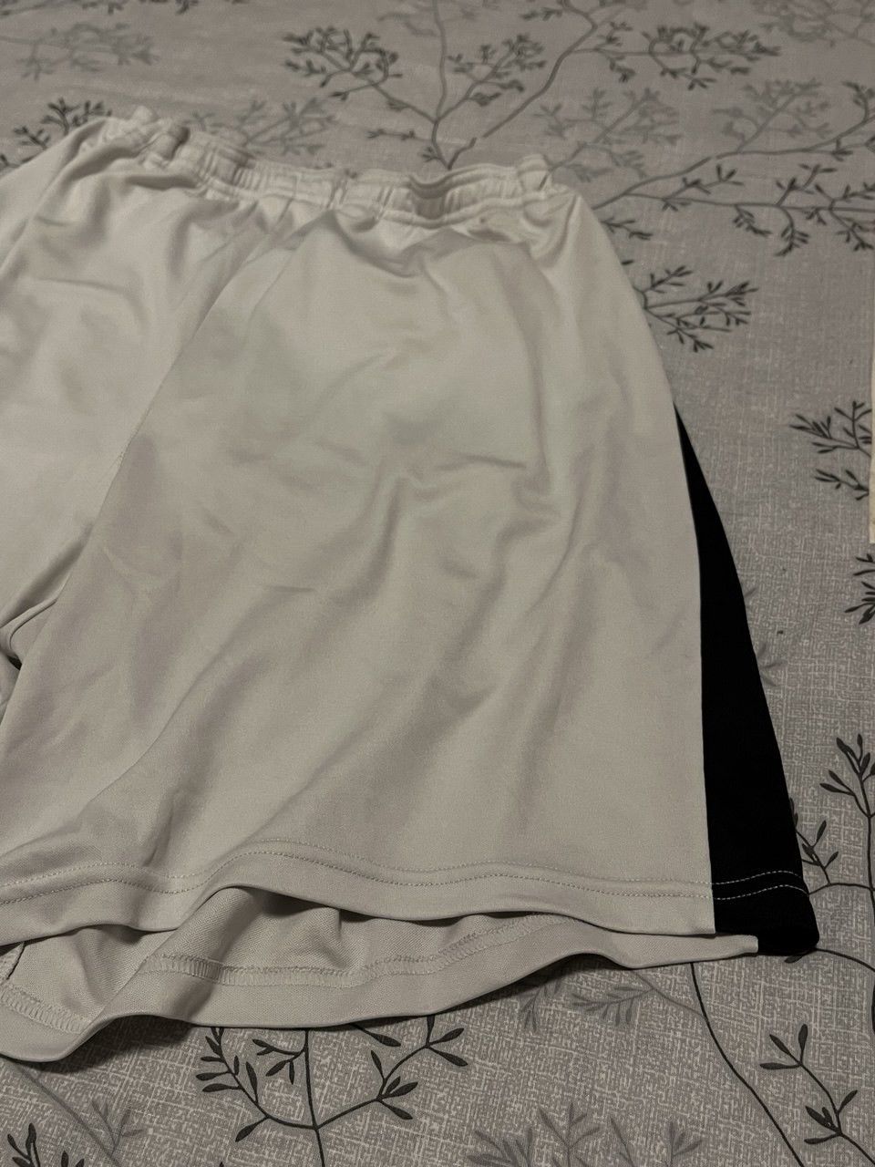 Nike Vintage Nike Track Shorts y2k Swoosh Travis Scott Size XL Size US 36 / EU 52 - 4 Thumbnail