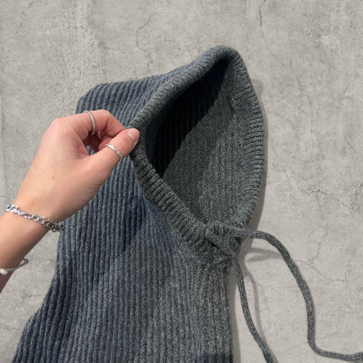 Japanese Brand Vintage style grey bonnet snood hood scarf hat. One size Size ONE SIZE - 2 Thumbnail