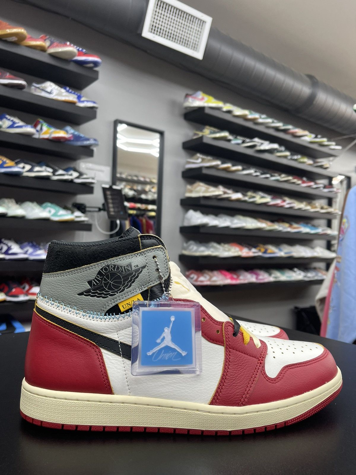 Jordan Brand Size 13 - Jordan 1 High Union LA Chicago Shadow Size US 13 / EU 46 - 3 Thumbnail
