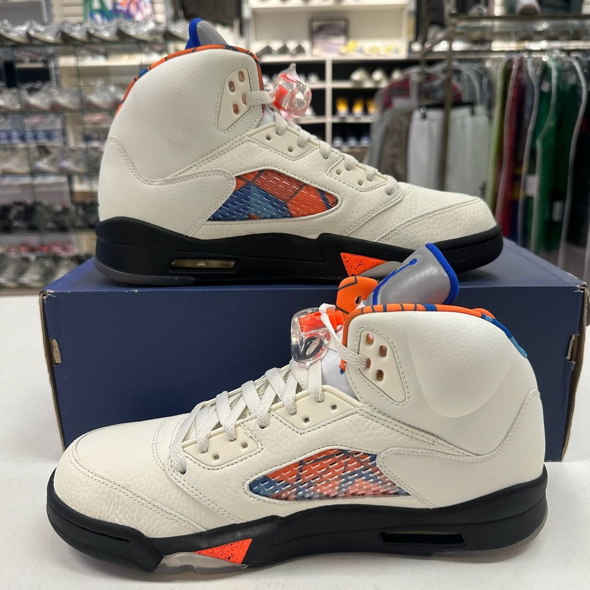 Jordan Brand × Nike Size 10.5 - Nike Air Jordan 5 Retro International Flight # Size US 10.5 / EU 43-44 - 2 Thumbnail