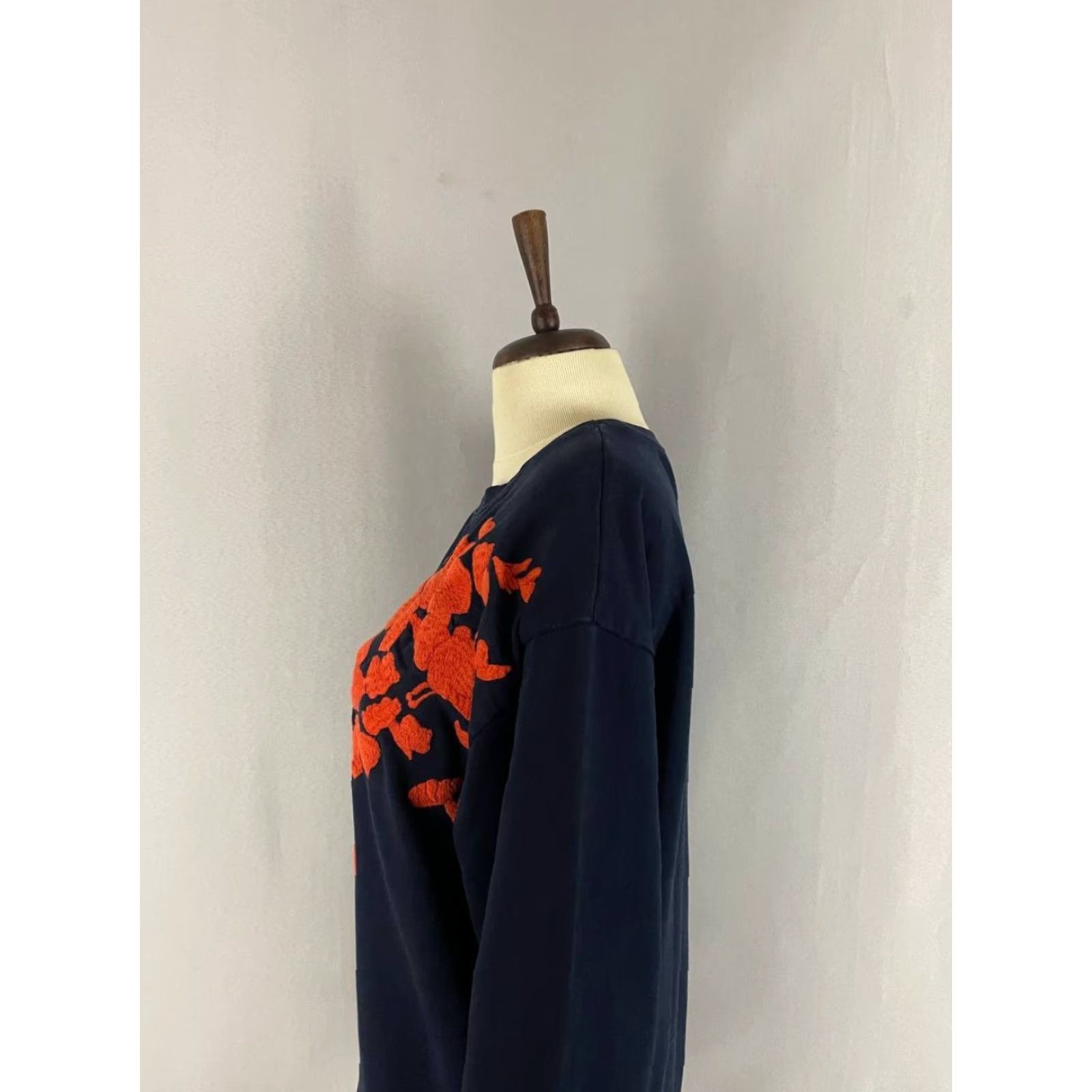 J.Crew J.Crew Sweatshirt Woman L Navy Blue Floral Embroidered Fleece Crew Neck Pullover Size L / US 10 / IT 46 - 6 Thumbnail