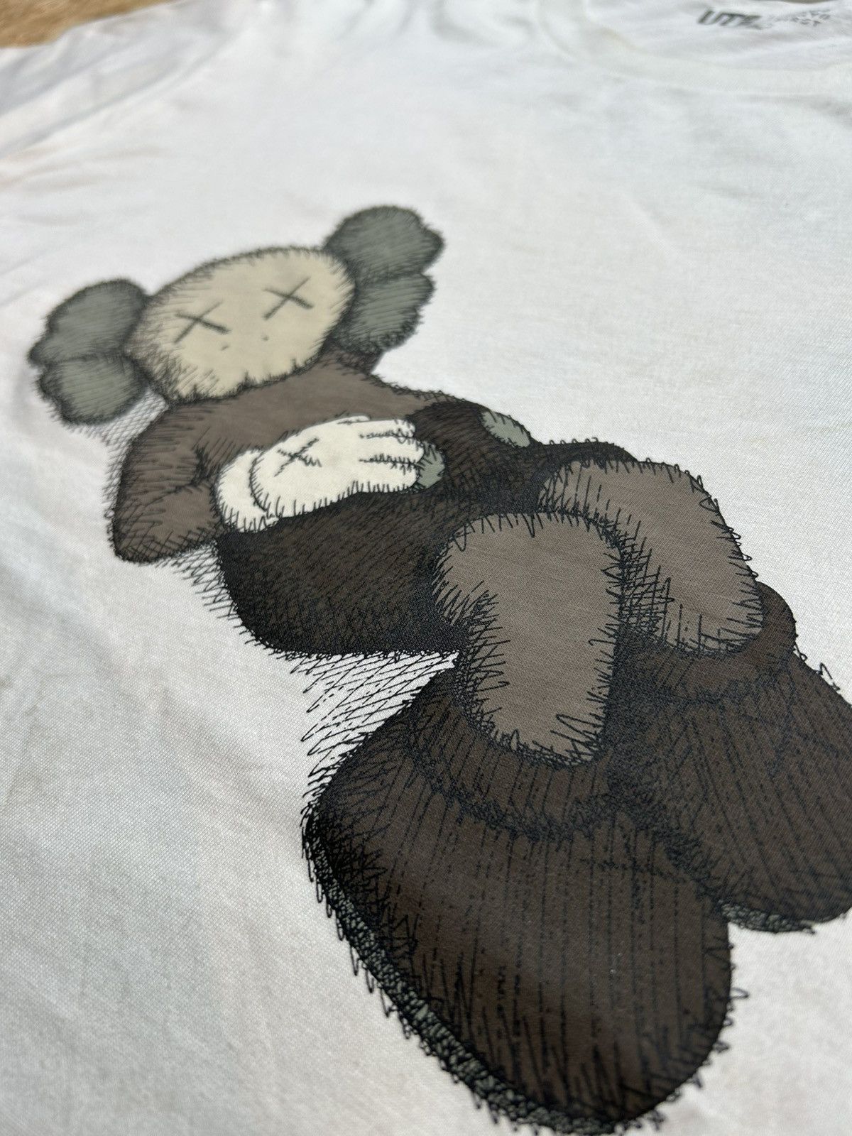 Kaws × Uniqlo Uniqlo Kaws Tokyo First Tee Size US XXL / EU 58 / 5 - 5 Thumbnail