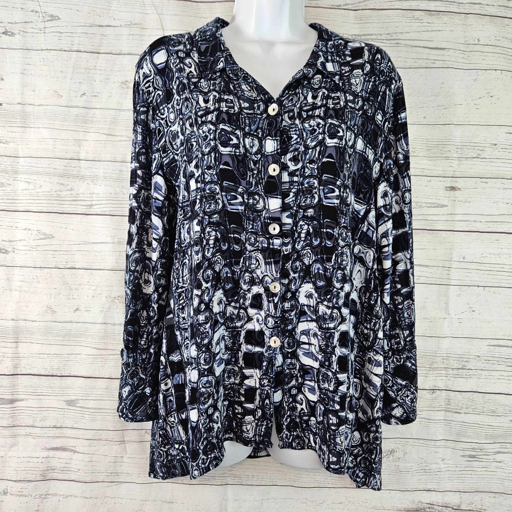Habitat Habitat Button-Up Top Shirt Womens Medium Blue Black Long Sleeve Rayon Size M / US 6-8 / IT 42-44 - 2 Thumbnail