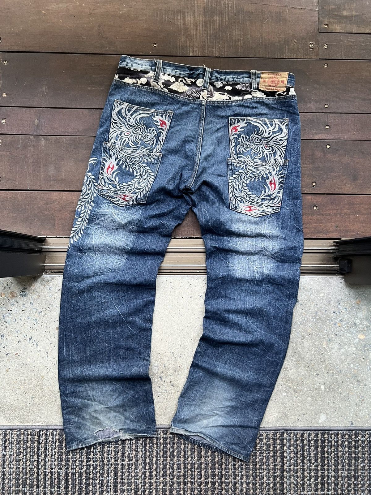 Karakuri Tamashii KARAKURI TAMASHII RARE JAPANESE BAGGY EMBROIDED JEANS Size US 40 / EU 56 - 1 Thumbnail