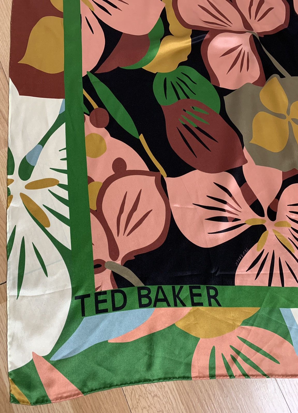 Ted Baker Ted baker flower silk flower Size ONE SIZE - 9 Thumbnail