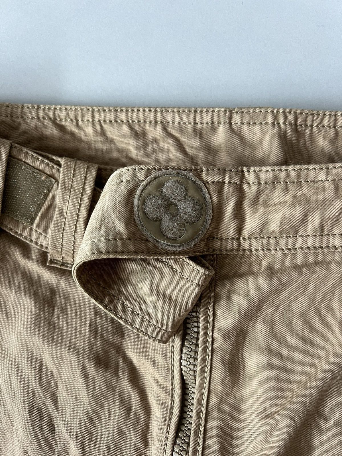 Louis Vuitton Louis Vuitton Flower Embroidered Cargo Pants Size US 34 / EU 50 - 8 Thumbnail