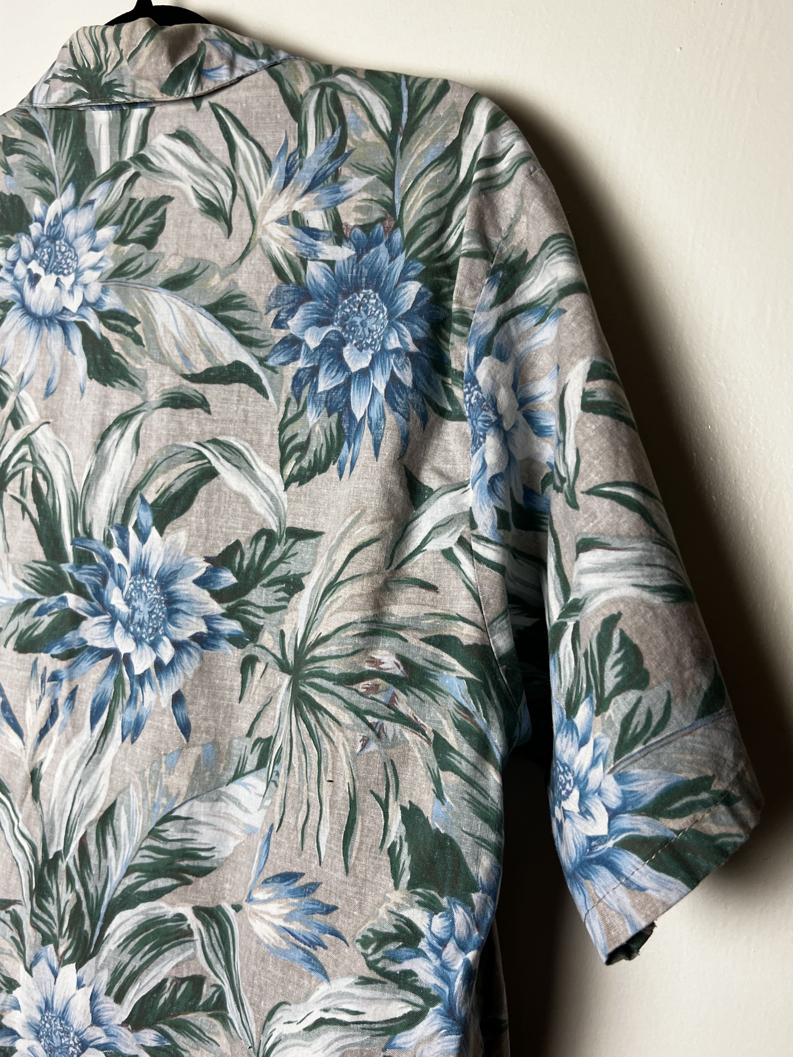 Vintage Vntg 70s Hawaiian Aloha Shirt: Barefoot in Paradise Floral Size US L / EU 52-54 / 3 - 11 Thumbnail