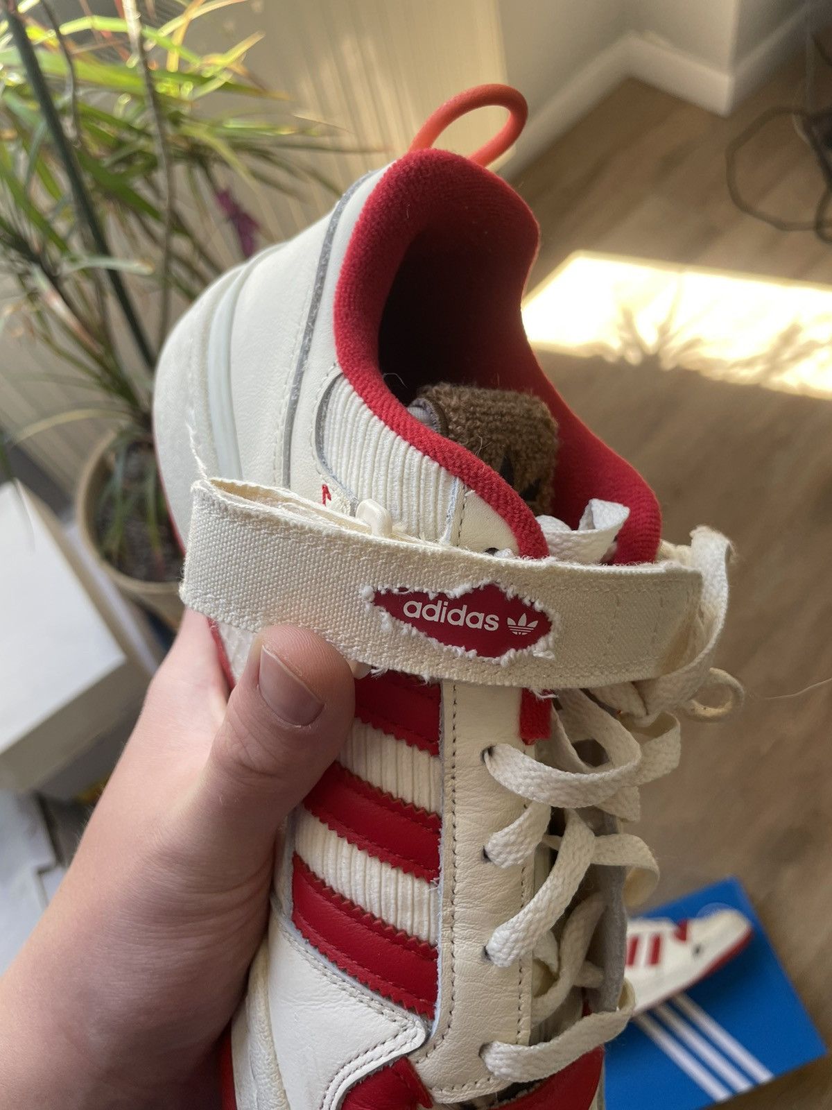 Adidas × Hypebeast Adidas Originals Forum Low x Home Alone Size US 10.5 / EU 43-44 - 9 Thumbnail