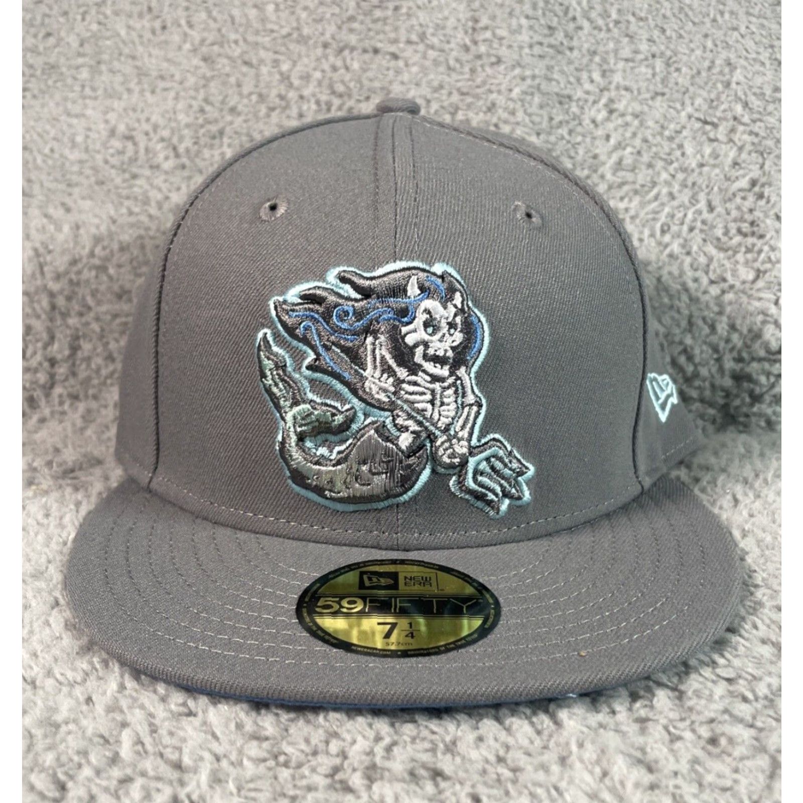 New Era VINTAGE The Clink Room 7 1/4 "She Devils Underworld" Fitted New Era Hat Club MLB Sold Ou Style: Baseball Cap Grey 7 1/4 Mens Size ONE SIZE - 2 Thumbnail