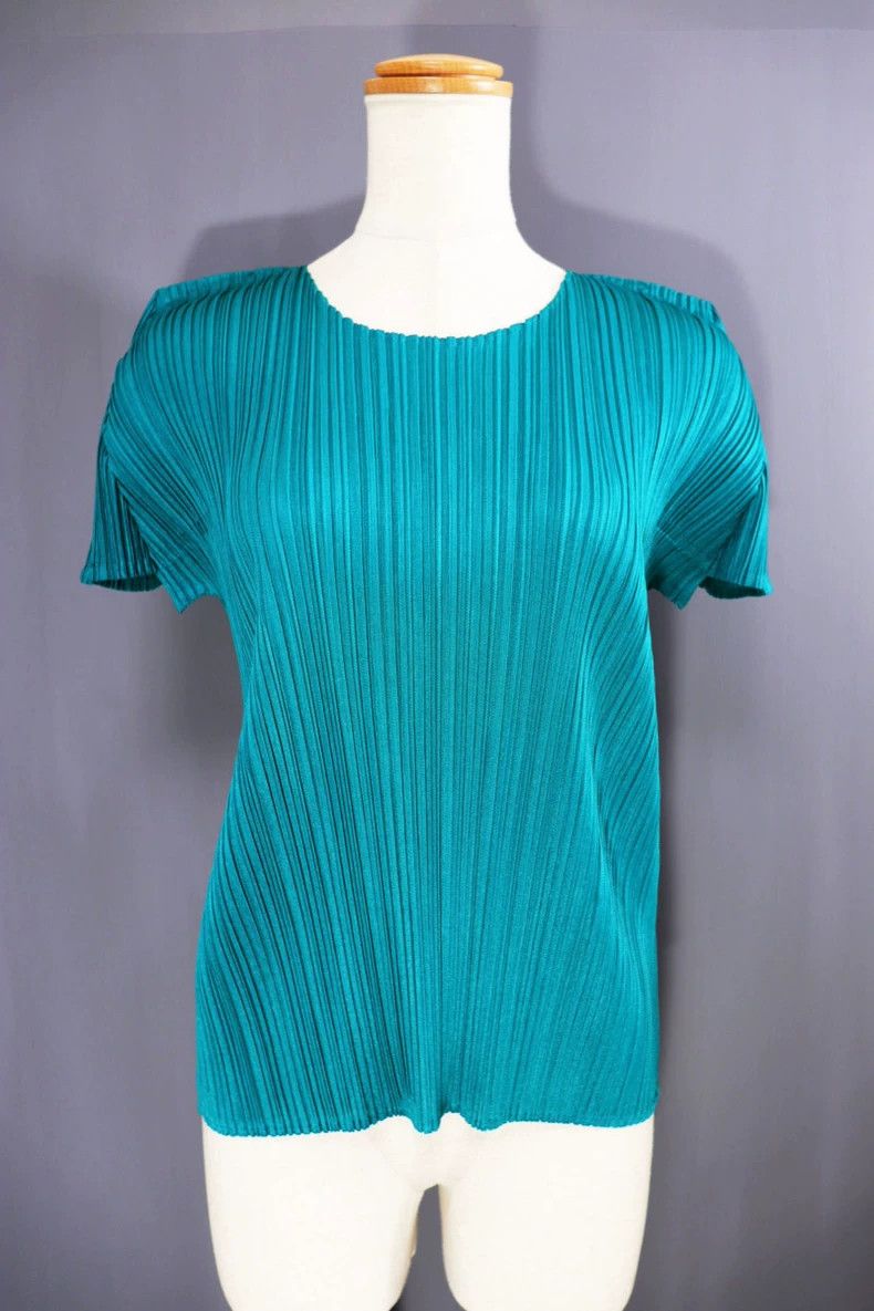 Issey Miyake Issey Miyake A light green basic pleated round-neck short- Size L / US 10 / IT 46 - 2 Thumbnail
