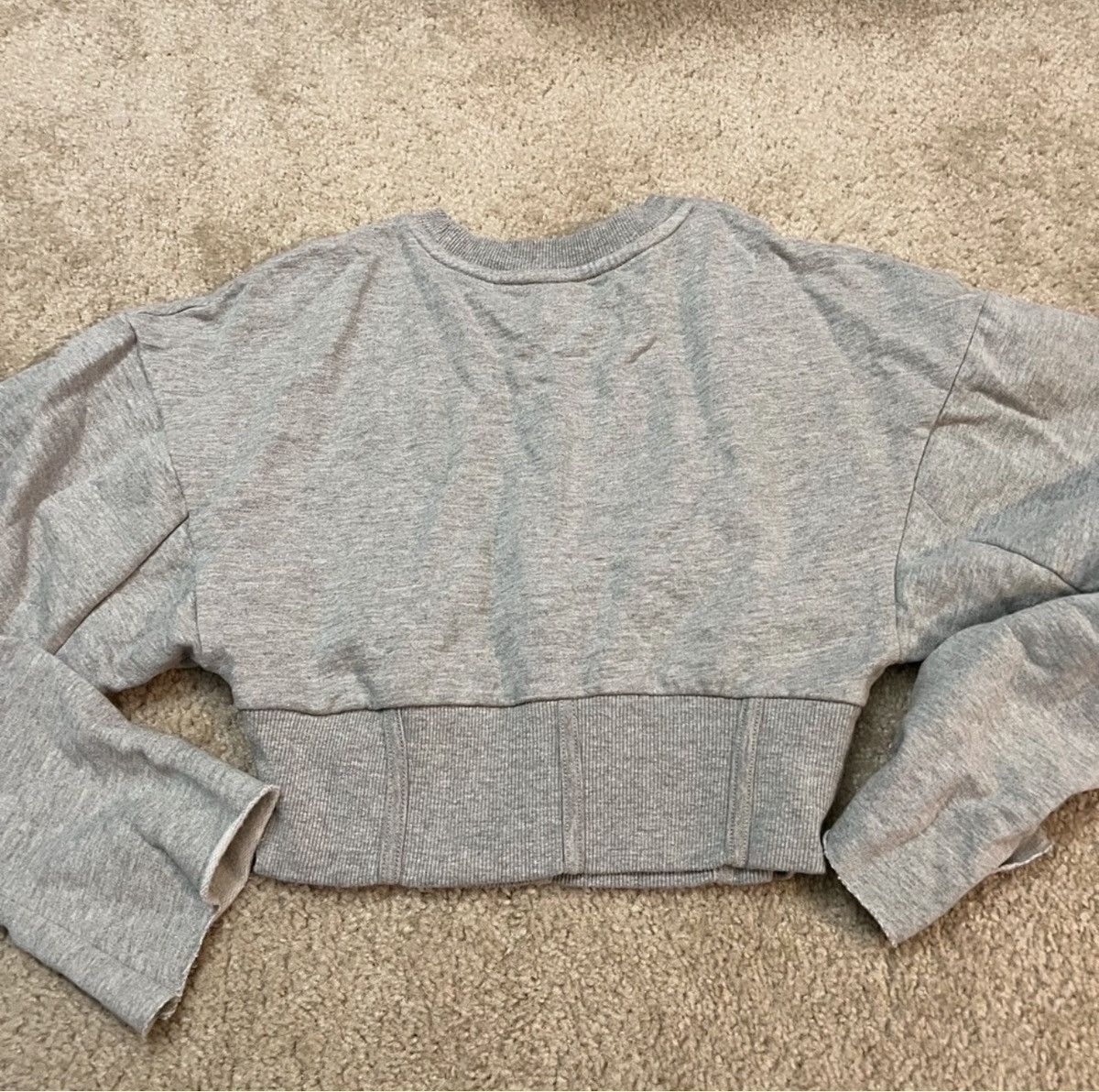 Urban Outfitters Urban Outfitters Cropped Gray Ribbed Sweatshirt Size S / US 4 / IT 40 - 4 Thumbnail