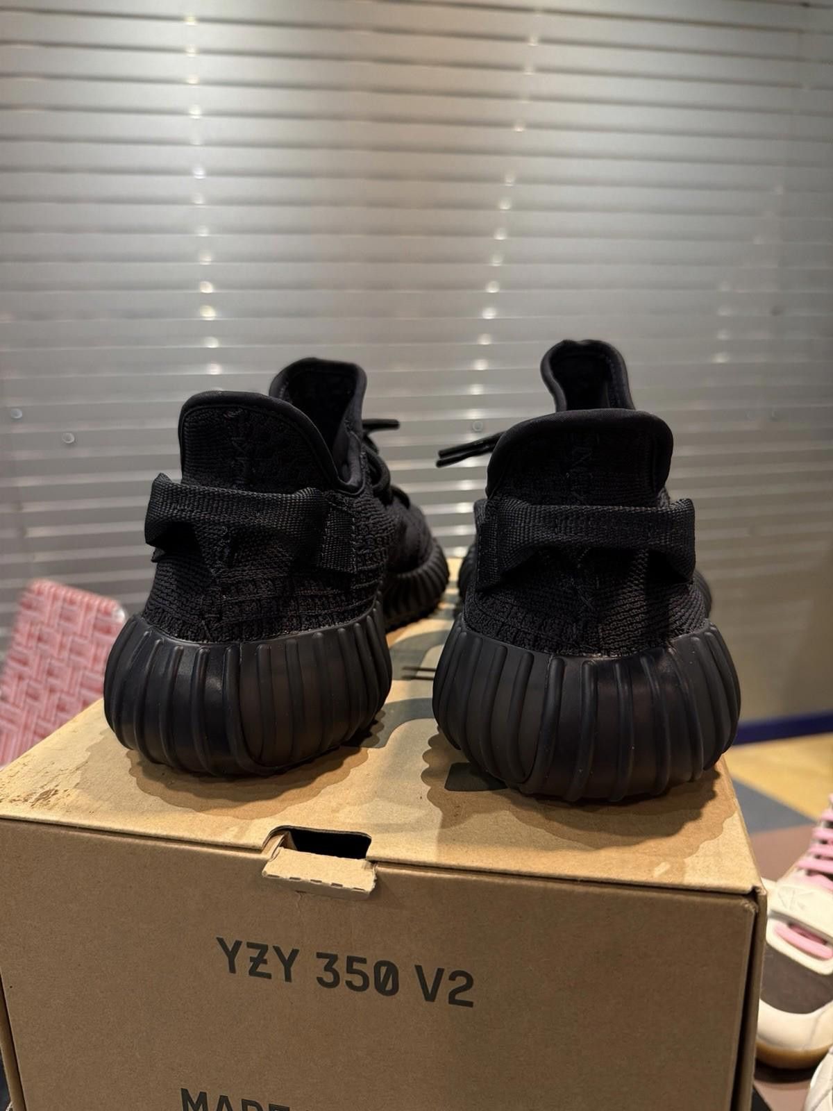 Adidas adidas Yeezy Boost 350 V2 'Onyx' HQ4540 Size 8.5 Men NEW Size US 8.5 / EU 41-42 - 7 Thumbnail