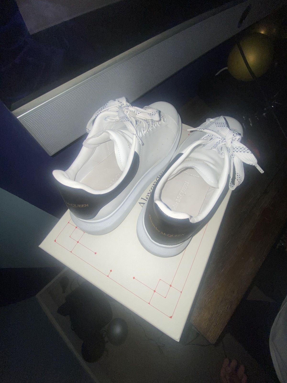 Alexander McQueen Alexander McQueen Oversized Sneaker Size US 8 / EU 41 - 6 Thumbnail