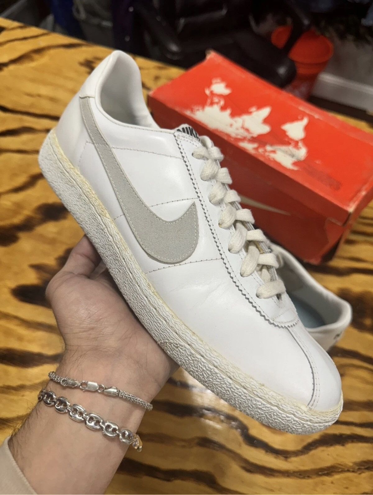 Nike Vintage 1982 Nike Bruin Leather Neutral Grey Size US 11.5 / EU 44-45 - 2 Thumbnail