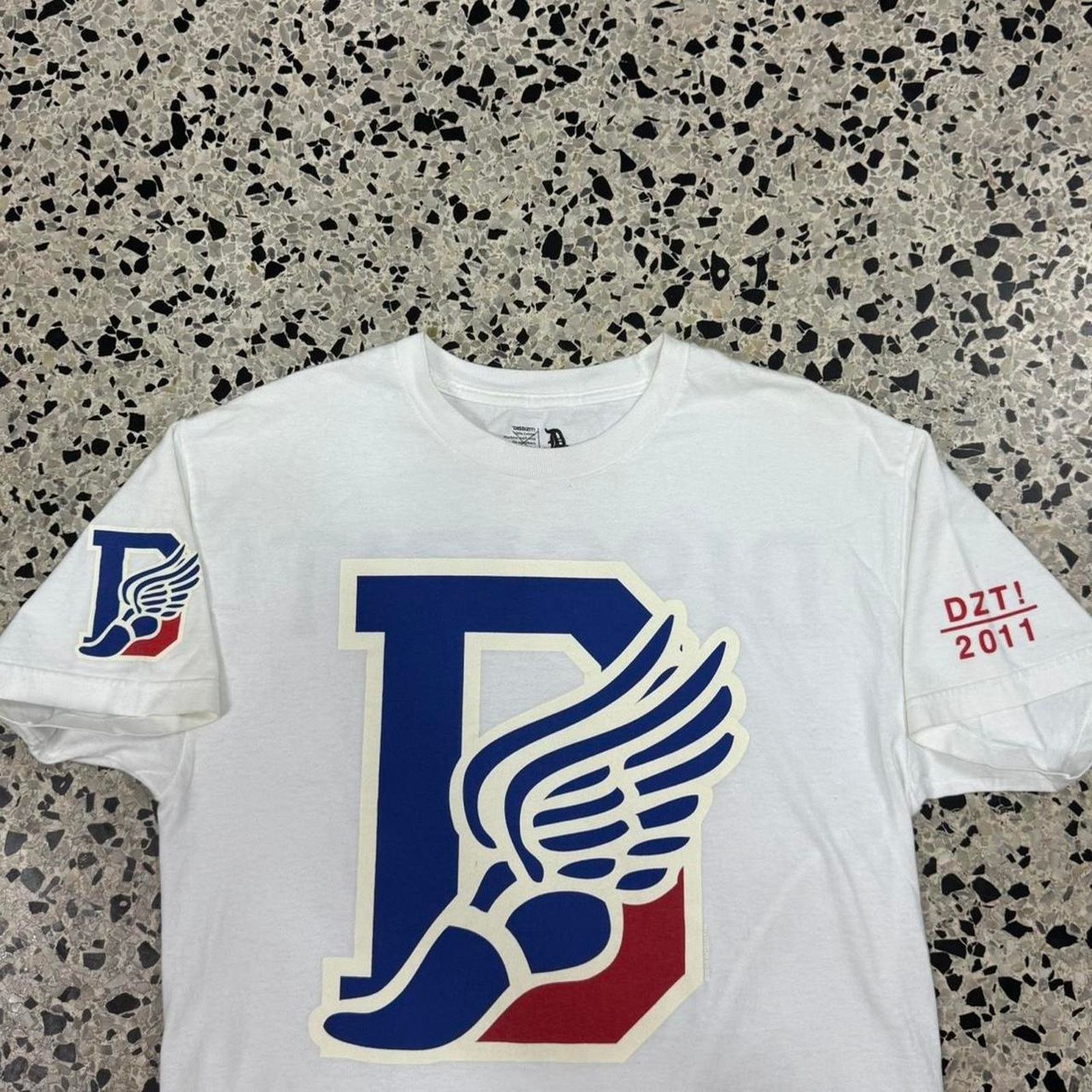 Dissizit × Vintage VINTAGE Y2K 2011 DISSIZIT D-WING POLO RIP TEE: Size US L / EU 52-54 / 3 - 2 Thumbnail