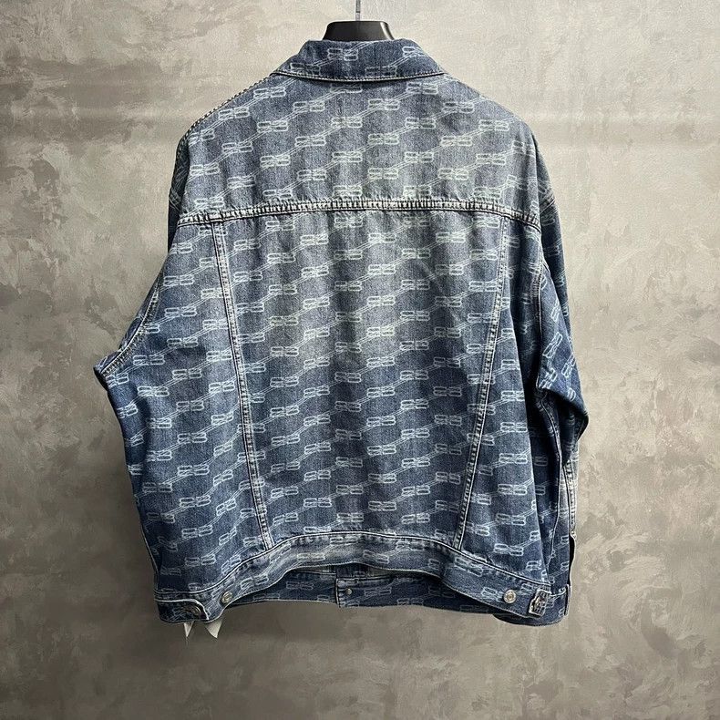 Balenciaga Balenciaga latest blue logo full print single breasted lape Size US S / EU 44-46 / 1 - 5 Thumbnail