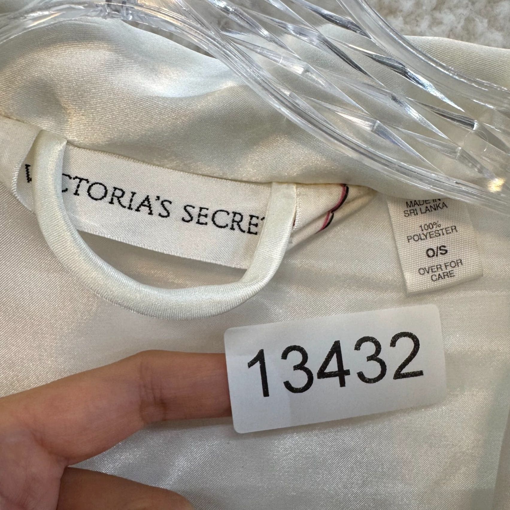 Victoria's Secret VINTAGE Victoria's Secret Robe Kimono White Ivory Satin Bridal Midi Womens Size ONE SIZE - 6 Thumbnail