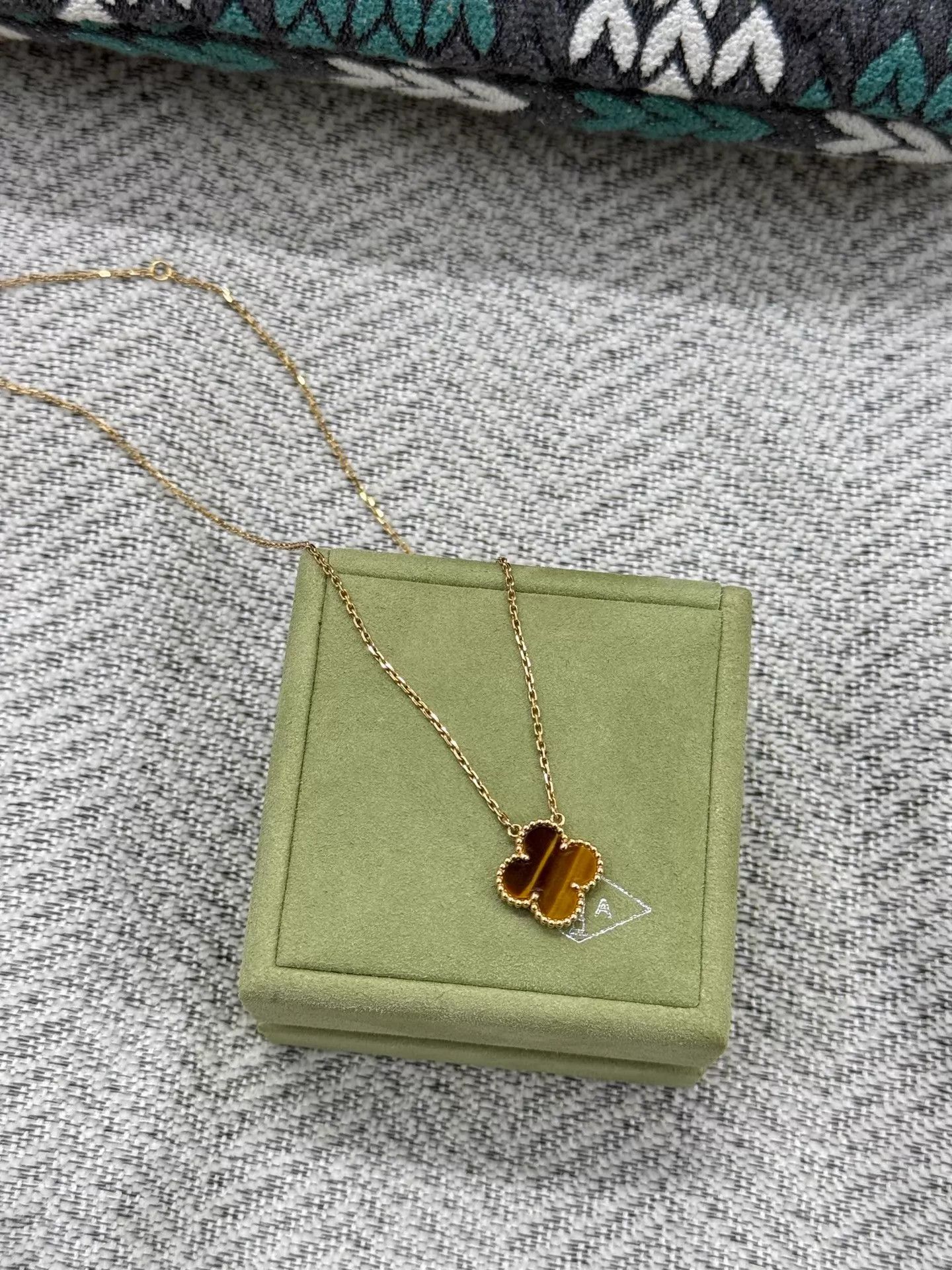 Van Cleef & Arpels VCA Tiger Eye 4-Leaf Clover Necklace M Box&Papers Size ONE SIZE - 4 Thumbnail