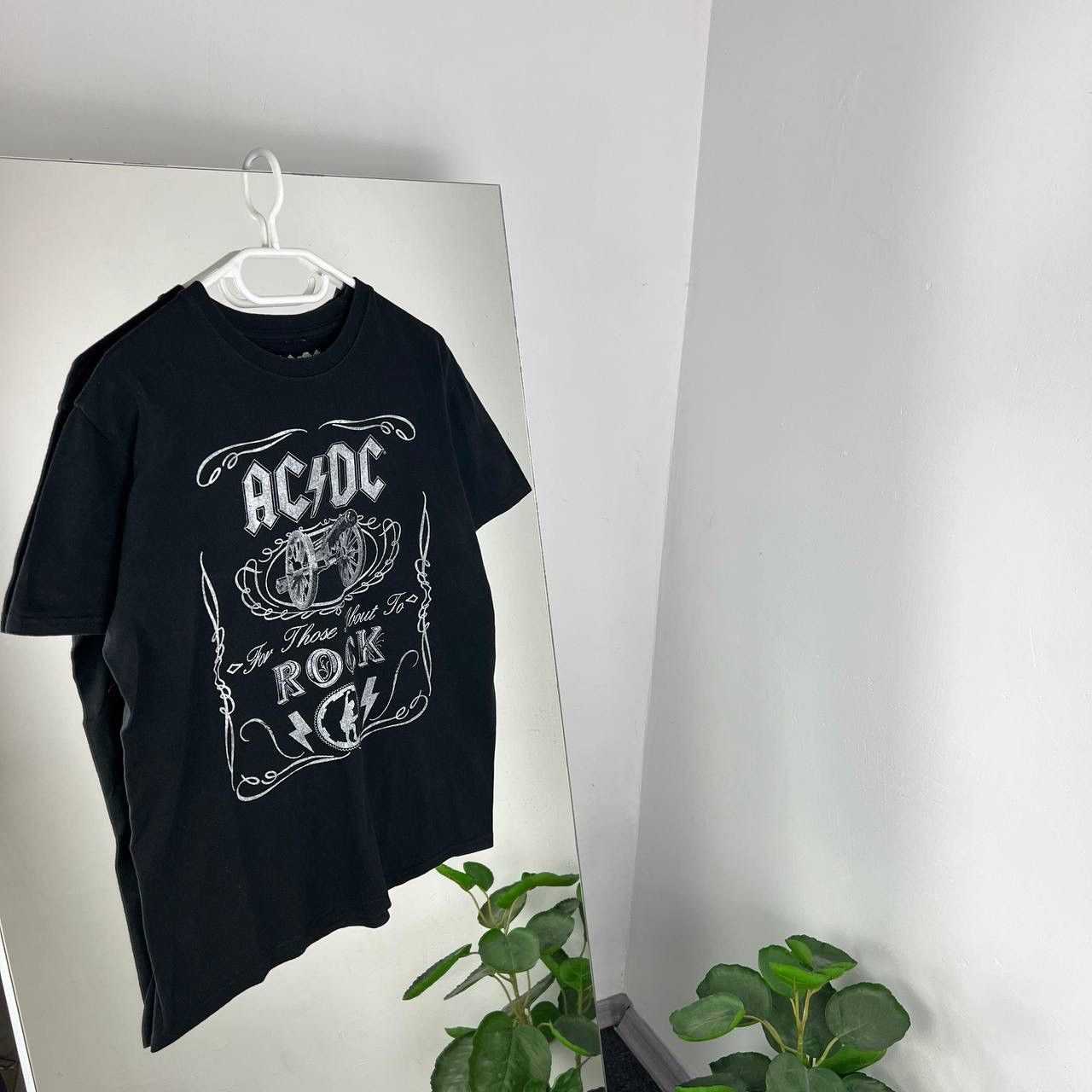AC/DC Vintage Y2K AC/DC Big Logo Rock Band T-Shirt Size US S / EU 44-46 / 1 - 1 Thumbnail