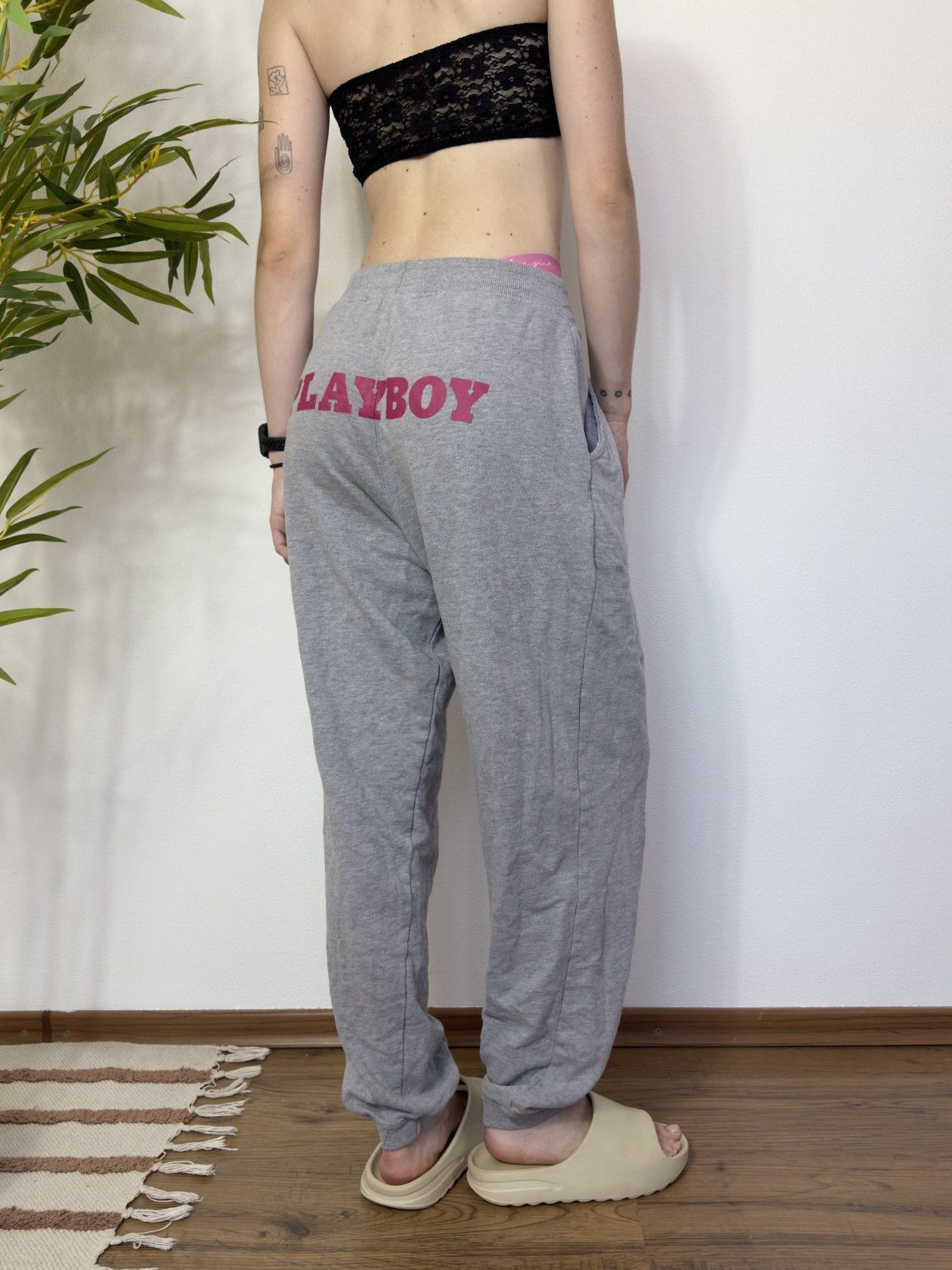 Playboy PLAYBOY CUTE BIG LOGO SWEATPANTS Size 27" / US 4 / IT 40 - 2 Thumbnail
