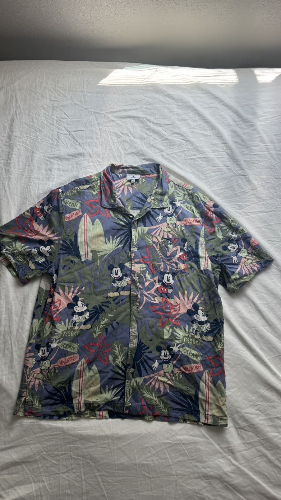 Disney Disney Hawaiian Shirt Size US L / EU 52-54 / 3 - 1 Thumbnail