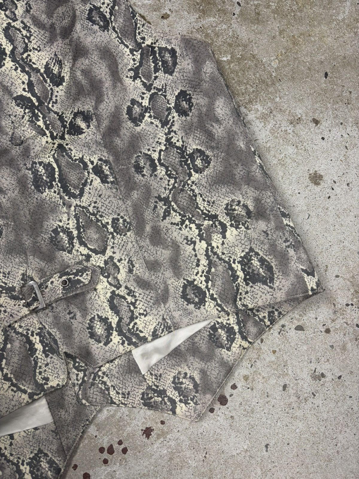 Versace Vintage 1990s Versus Gianni Versace Snake Print Animal Vest Size US M / EU 48-50 / 2 - 15 Thumbnail