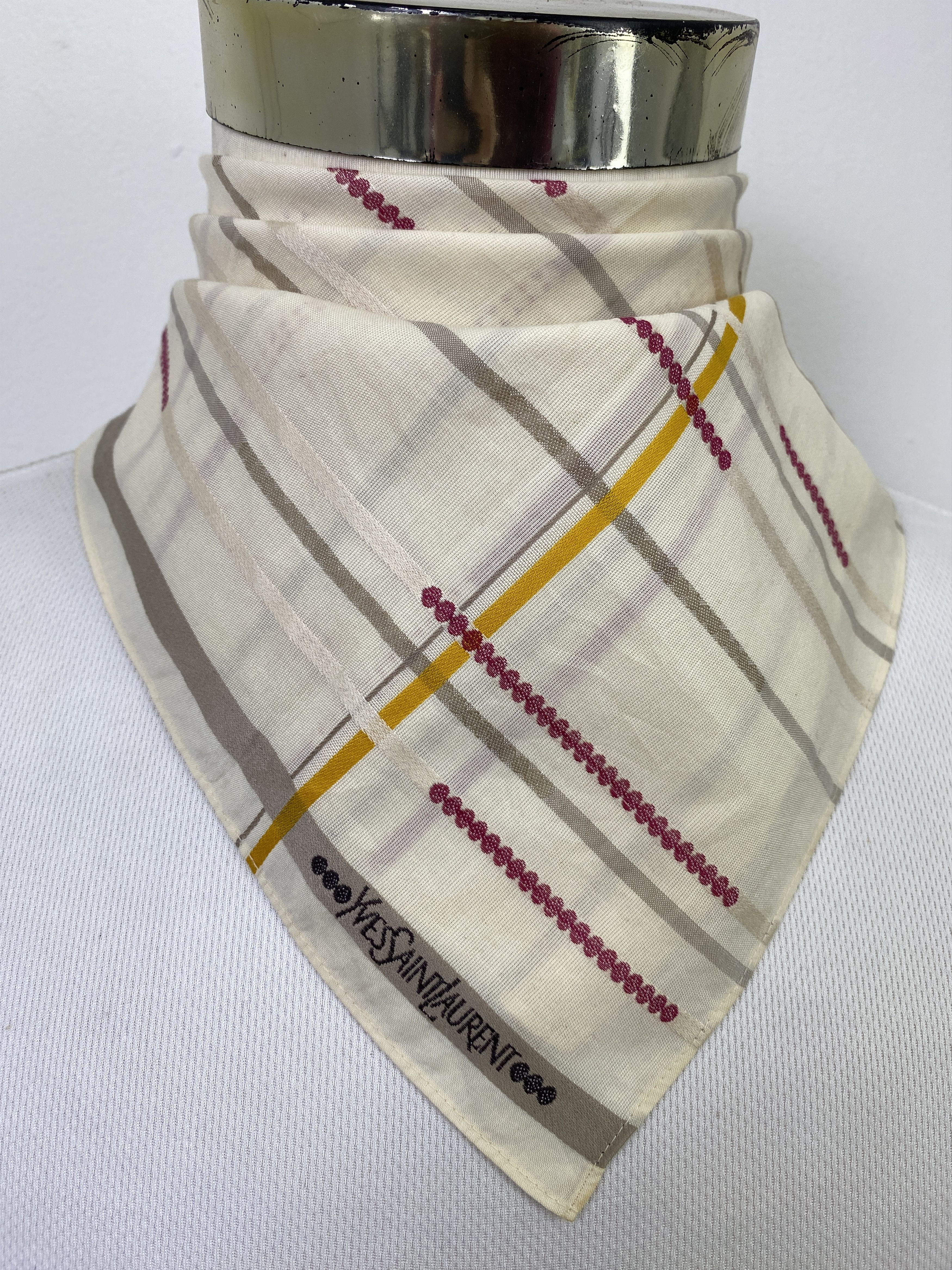 Yves Saint Laurent Yves Saint Laurent Handkerchief / Neckerchief KT0220 Size ONE SIZE - 2 Thumbnail