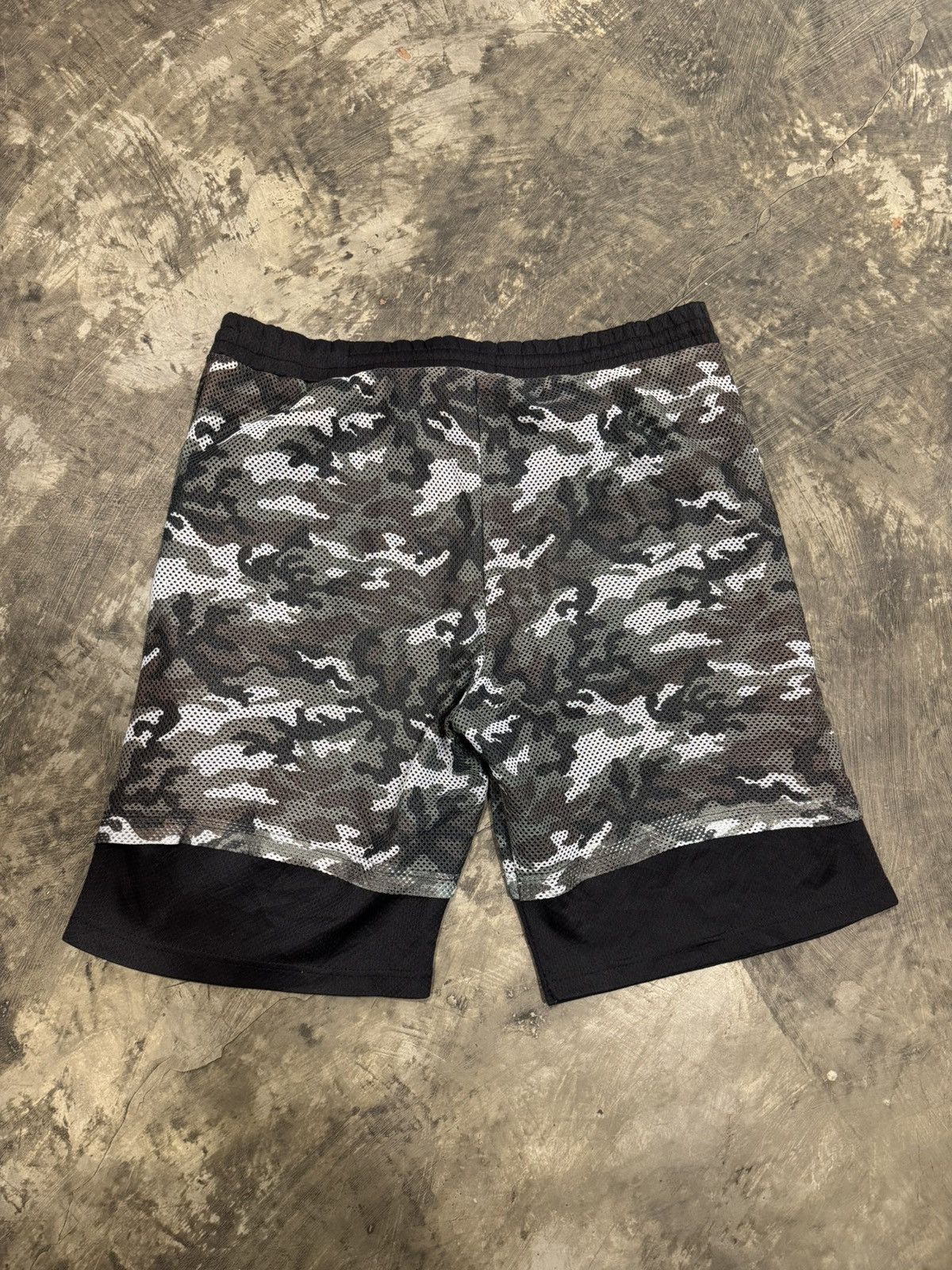 Stussy VINTAGE 90’S STUSSY CAMO SHORT PANTS Size US 34 / EU 50 - 5 Thumbnail