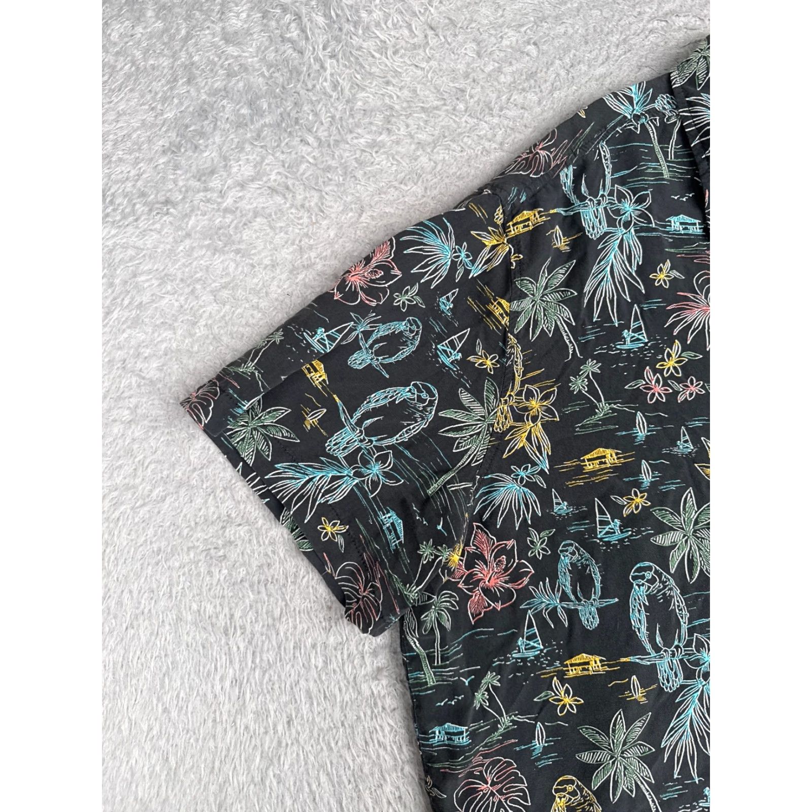 Vintage Goodfellow & Co Shirt Men 2XL XXL Black Macaws AOP Hawaiian Button Up 100% Rayon Size US XXL / EU 58 / 5 - 3 Thumbnail