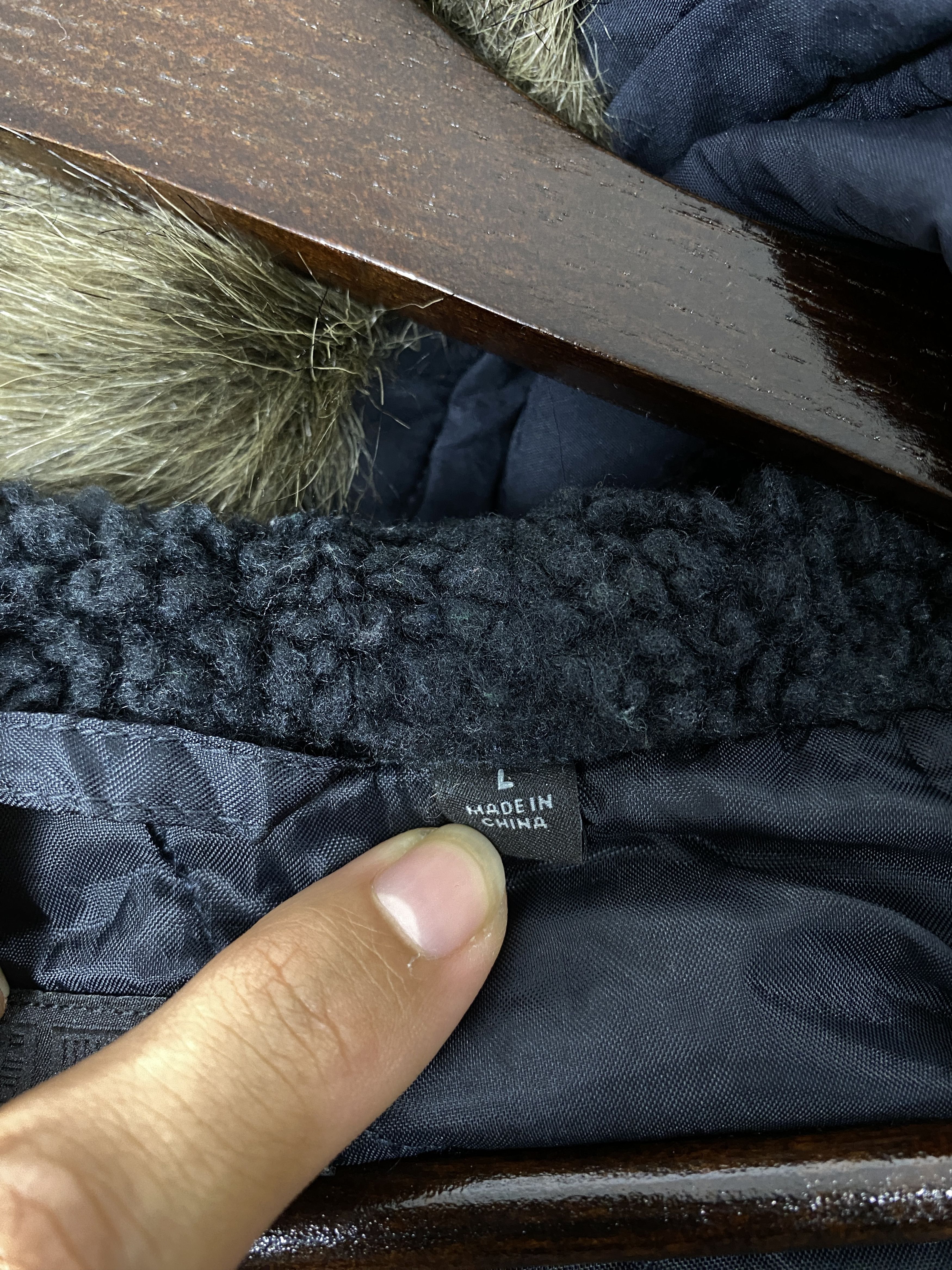 Uniqlo Vintage Uniqlo Hoodie Parkas Fur Hoodie J2080 Size US M / EU 48-50 / 2 - 11 Thumbnail