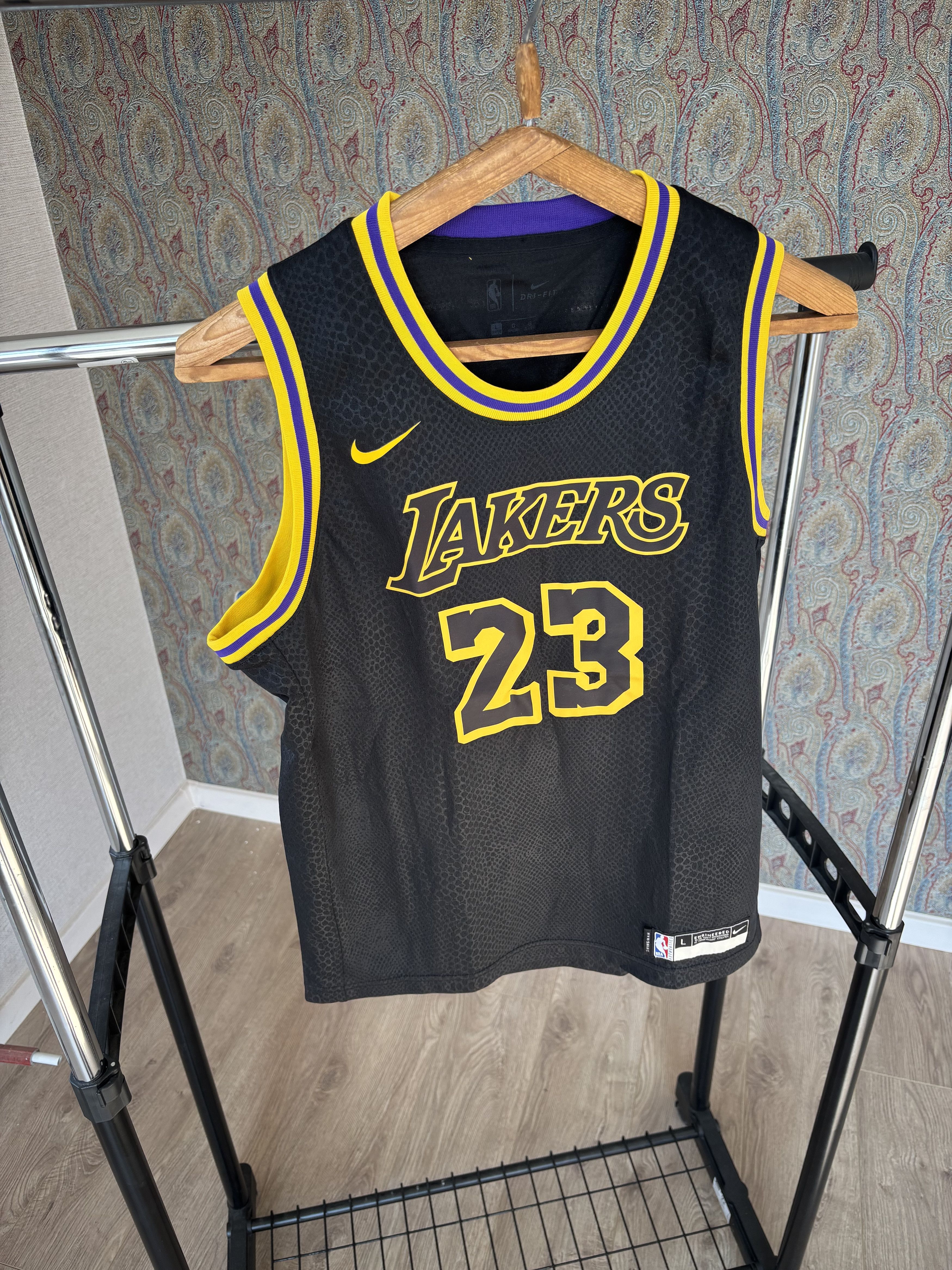 NBA Lebron James Nike Lakers Size US M / EU 48-50 / 2 - 2 Thumbnail
