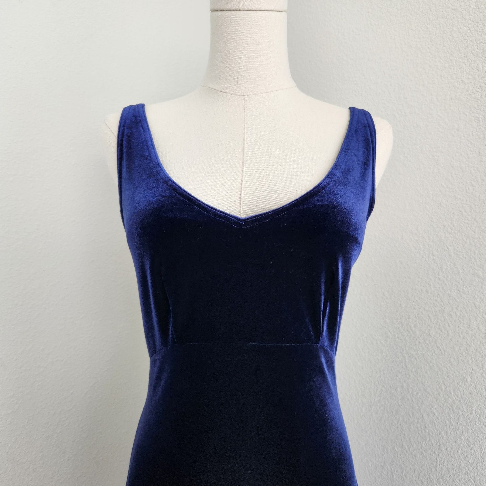 Victoria's Secret Victoria’s Secret Blue Velvet Empire Waist Skater Dress XS Size XS / US 0-2 / IT 36-38 - 2 Thumbnail