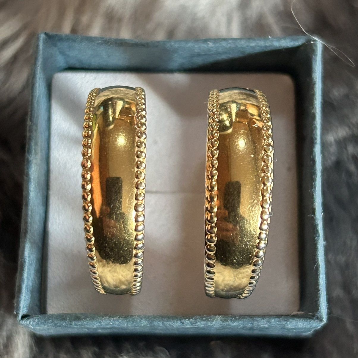 Vintage Vintage 80s gold plated mirror finish grommet hoop earrings Size ONE SIZE - 2 Thumbnail