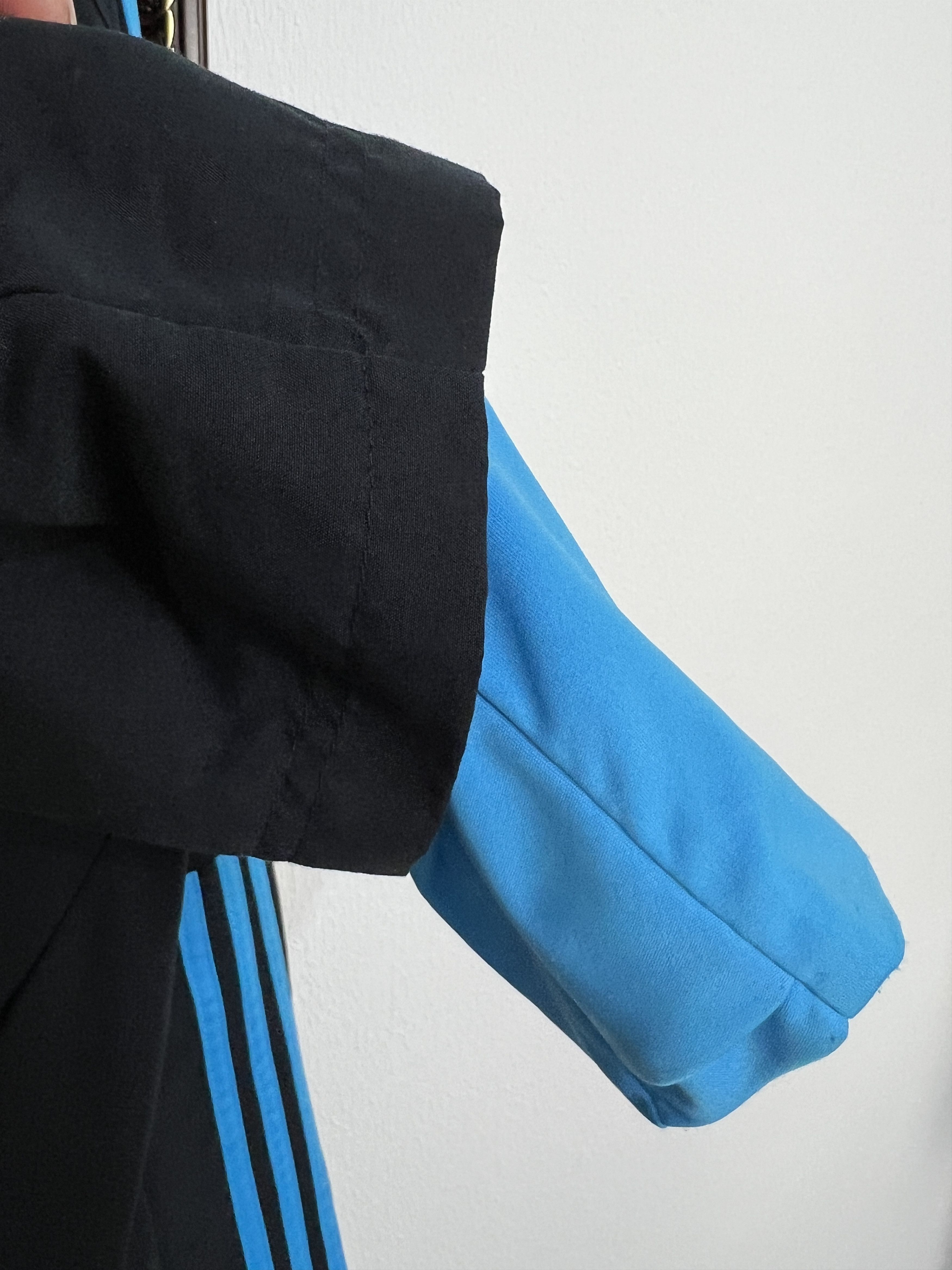 Adidas Vintage Adidas Liverpool Football Train Jacket Soccer Size US L / EU 52-54 / 3 - 7 Thumbnail