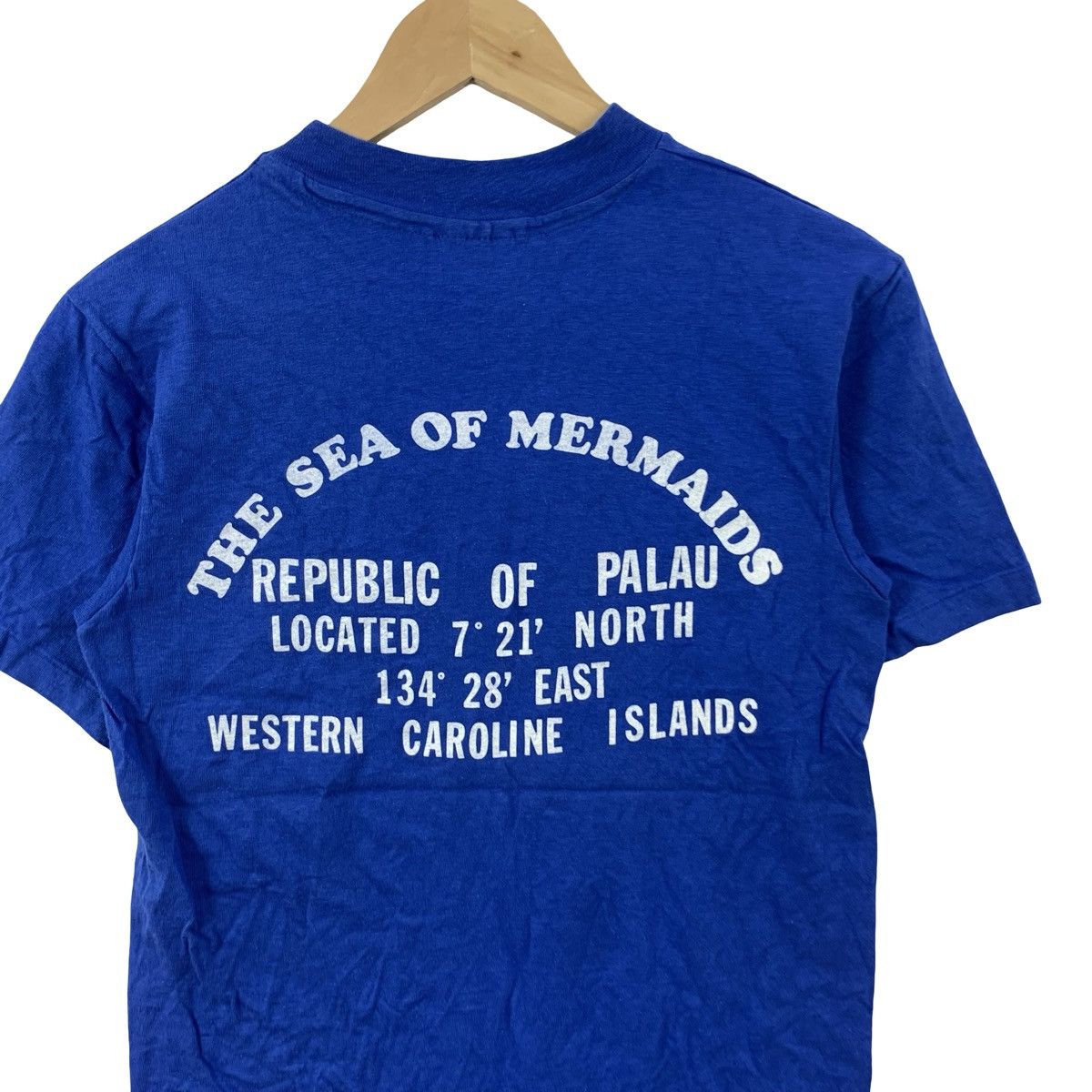 Vintage Vintage Palau Mermaid Graphic T-Shirt Ocean Theme Tourist Size US S / EU 44-46 / 1 - 8 Thumbnail