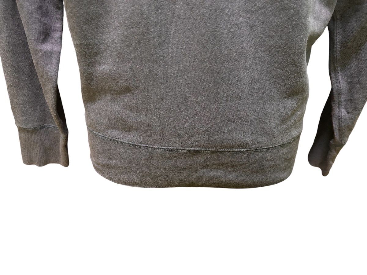 Disney × Uniqlo Disney x Uniqlo Sweatshirt Size US M / EU 48-50 / 2 - 11 Thumbnail